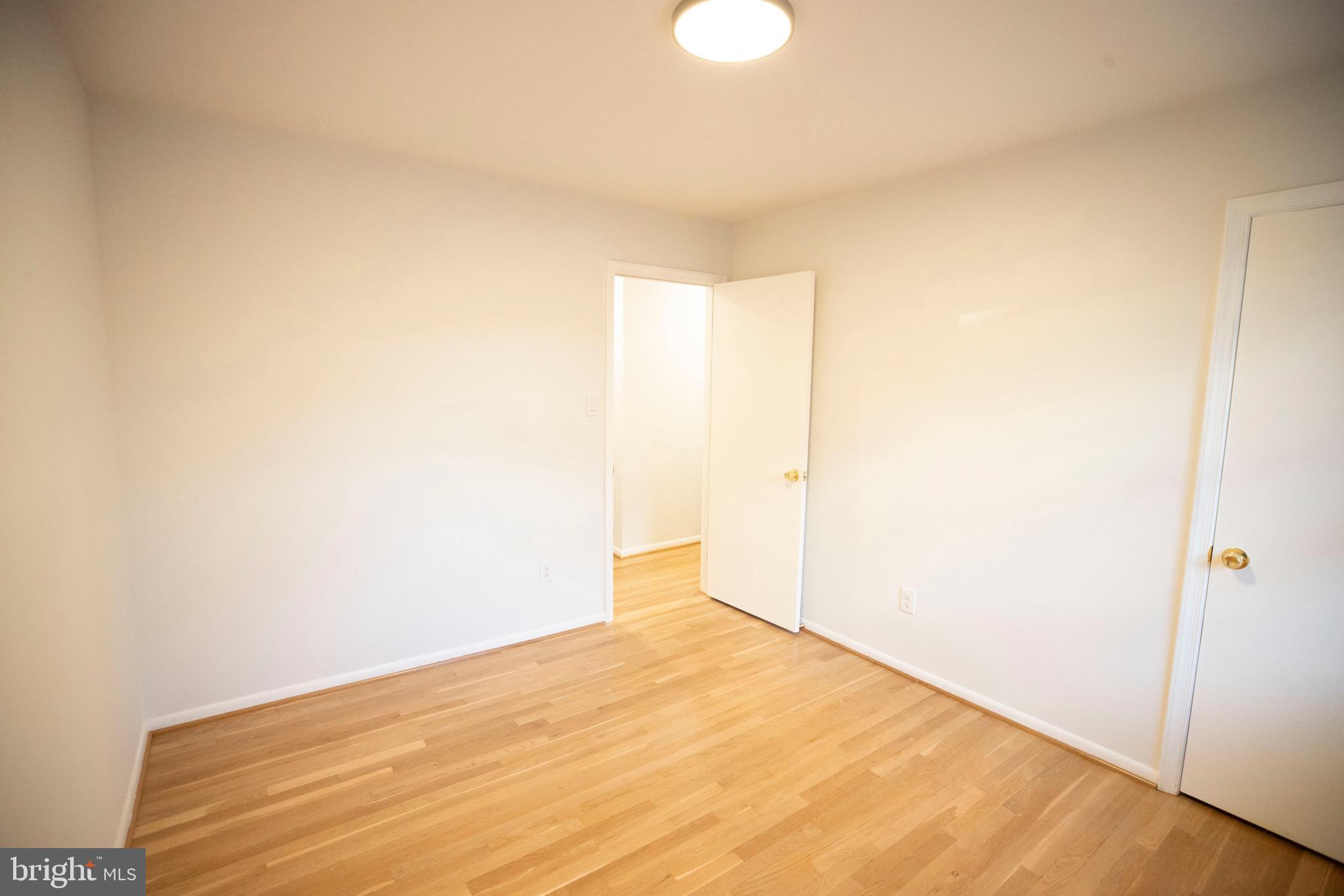 CALVERTON - Residential