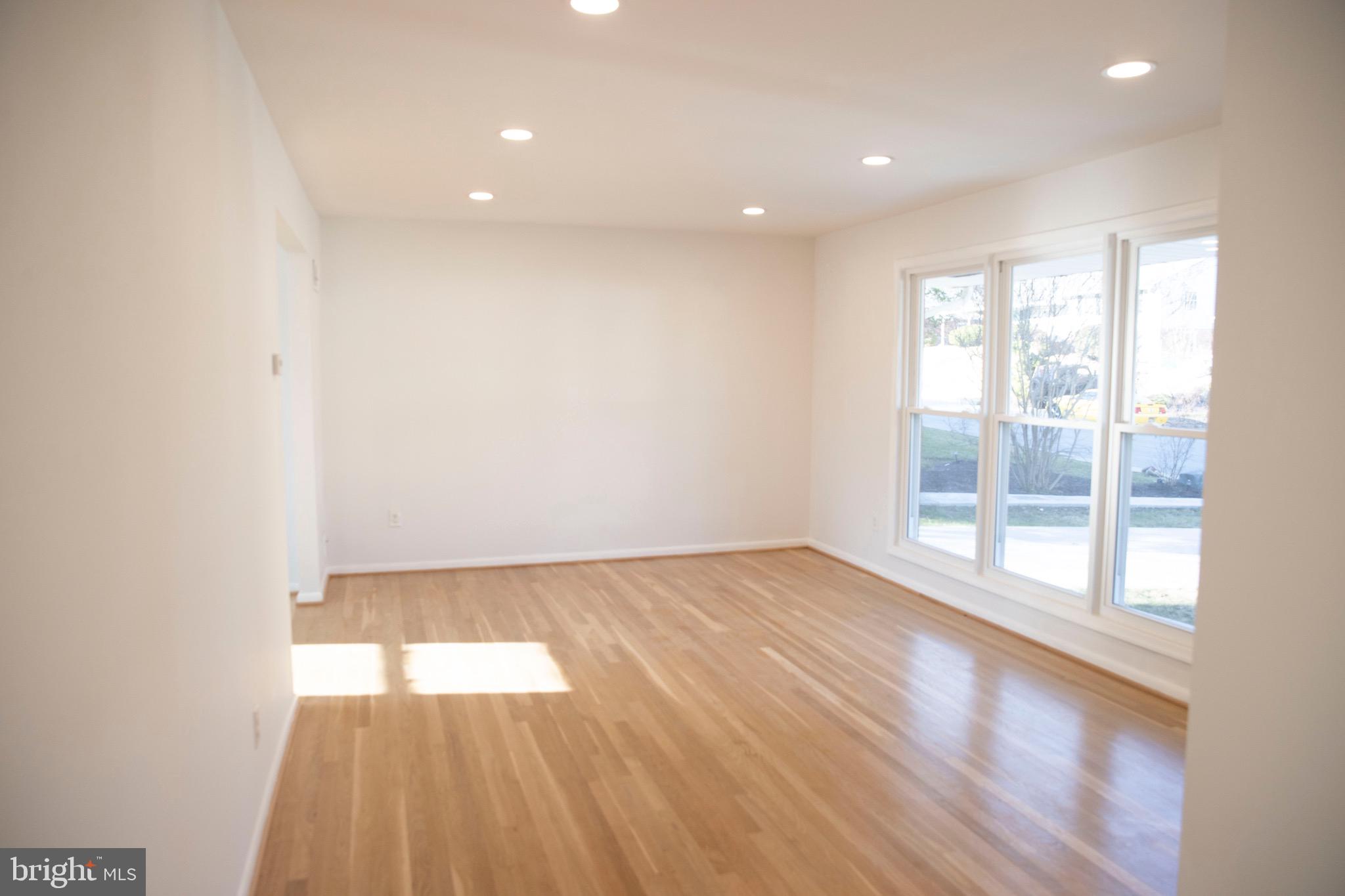 CALVERTON - Residential