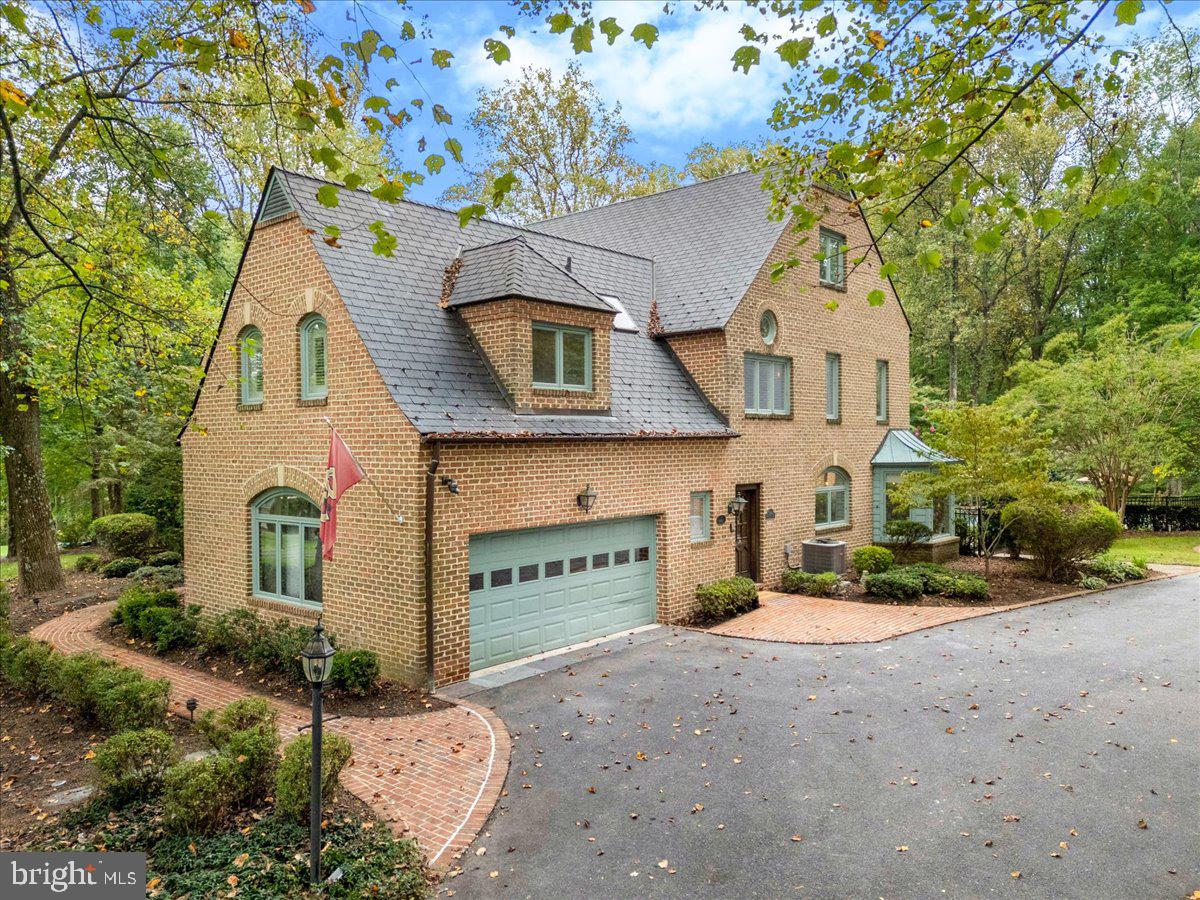 WHITE FLINT SPRINGS - Residential