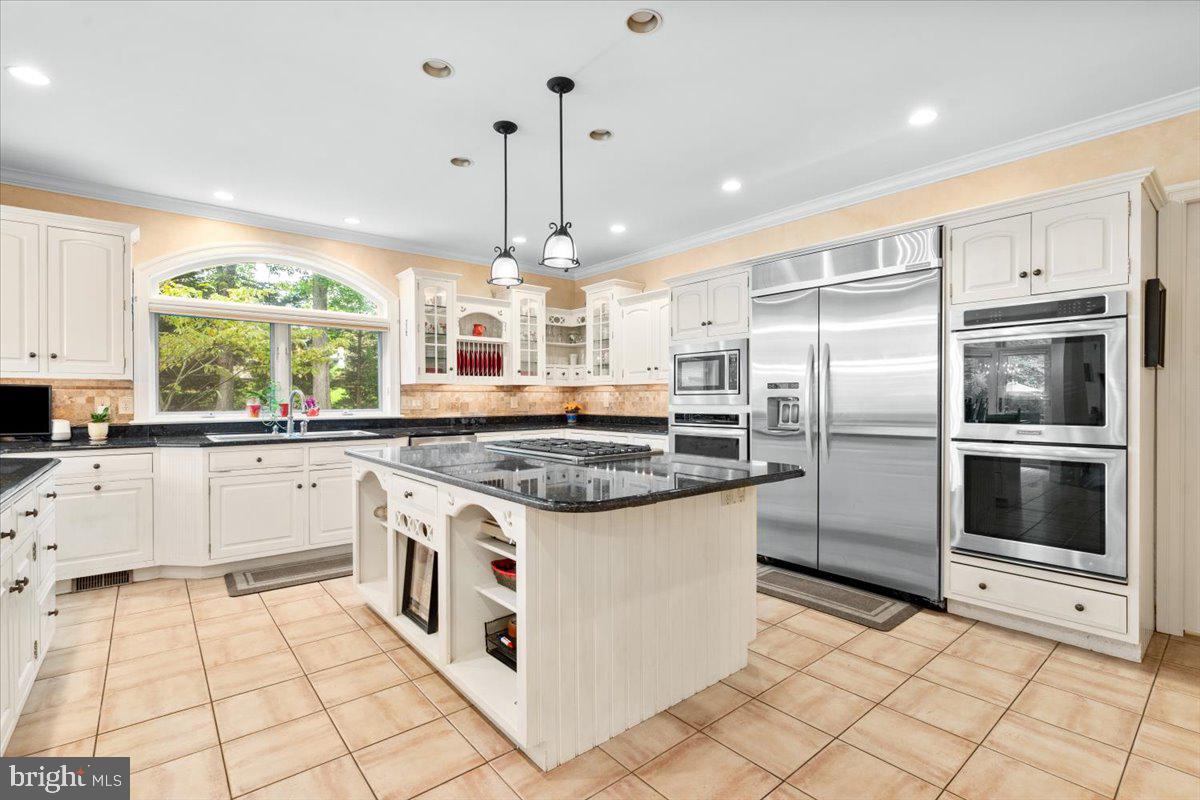 WHITE FLINT SPRINGS - Residential
