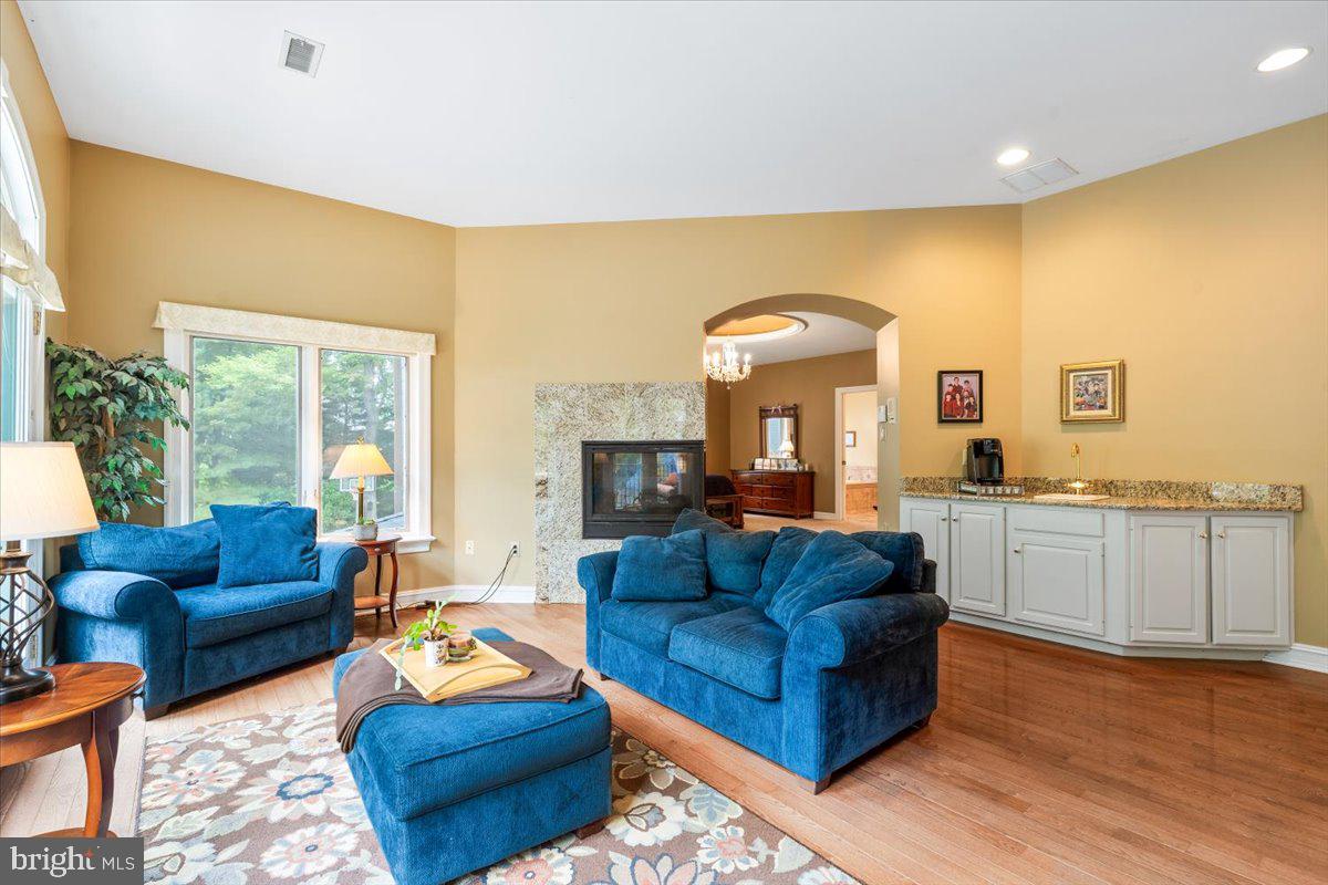 WHITE FLINT SPRINGS - Residential