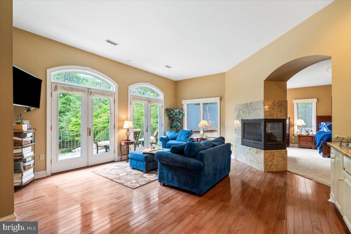 WHITE FLINT SPRINGS - Residential