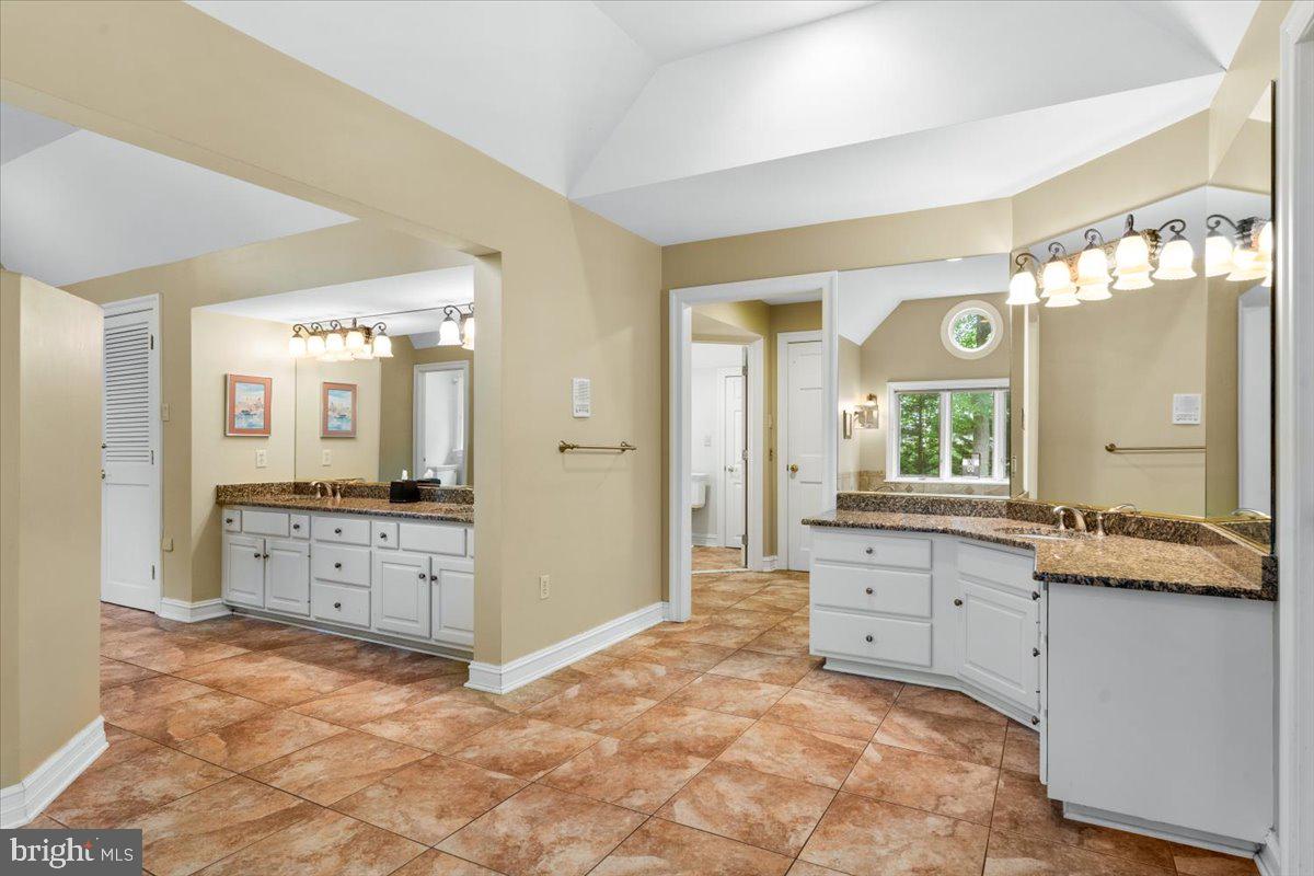 WHITE FLINT SPRINGS - Residential