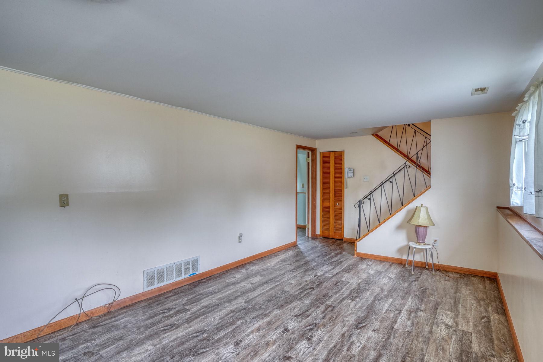 TOWNE POINT - Residential