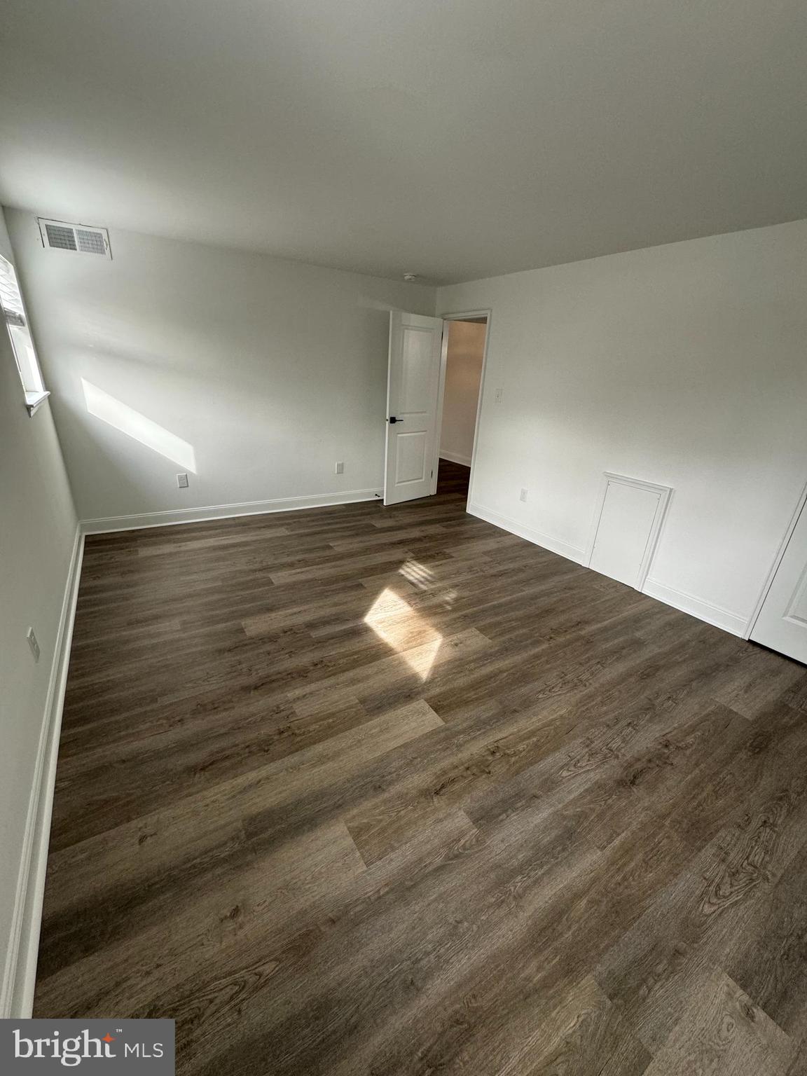 WILLOW GROVE - Residential Lease