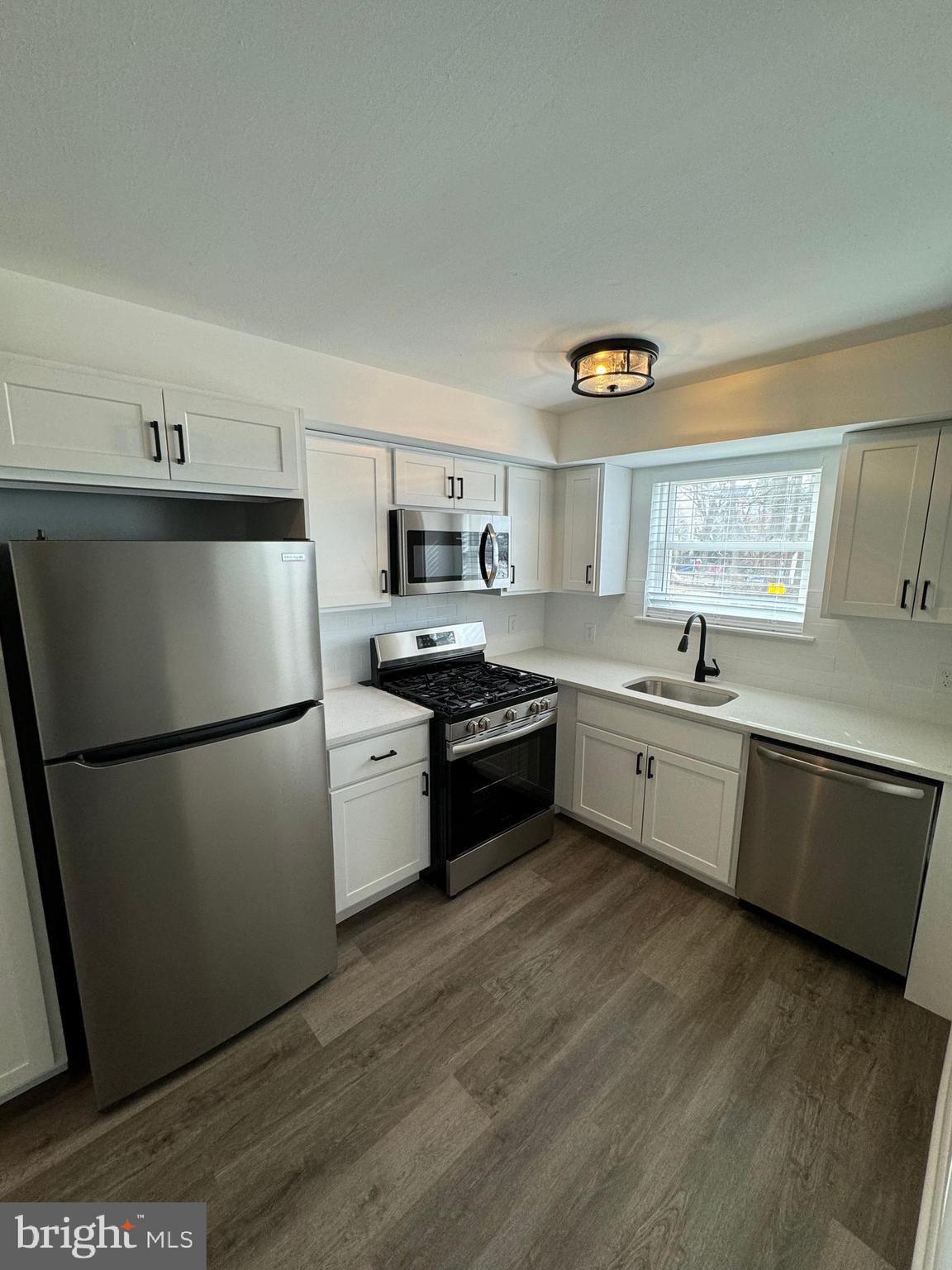 WILLOW GROVE - Residential Lease