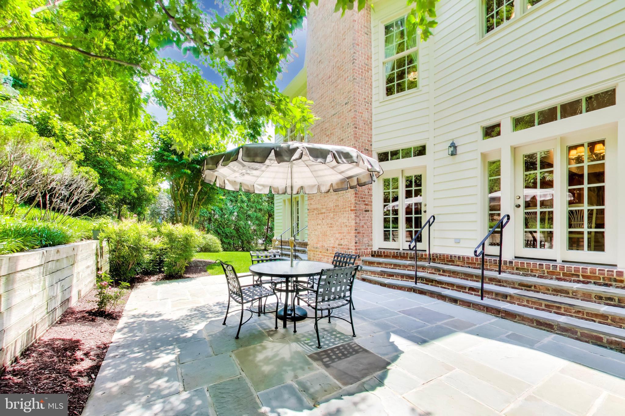 FRENCHMANS CREEK - Residential