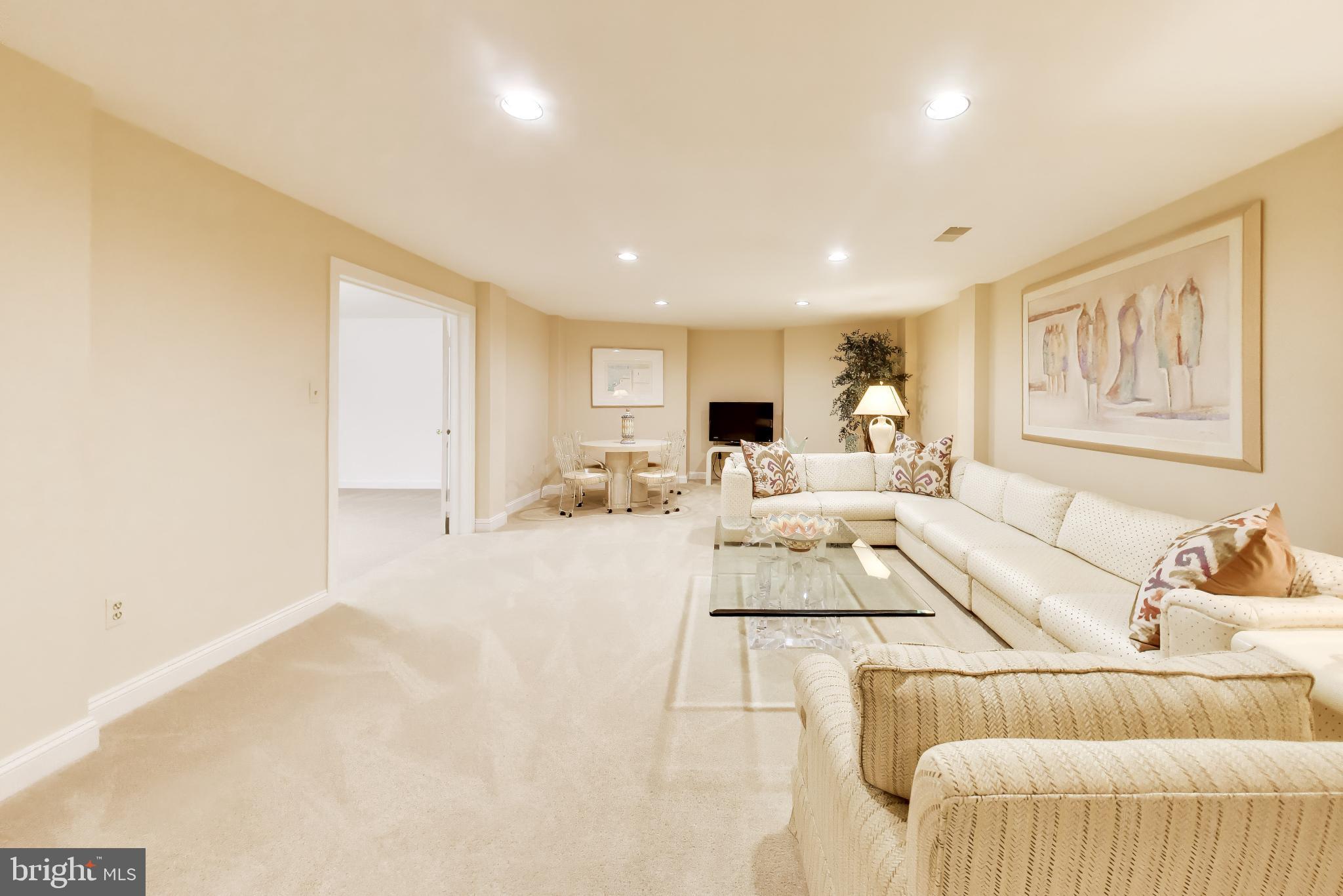FRENCHMANS CREEK - Residential