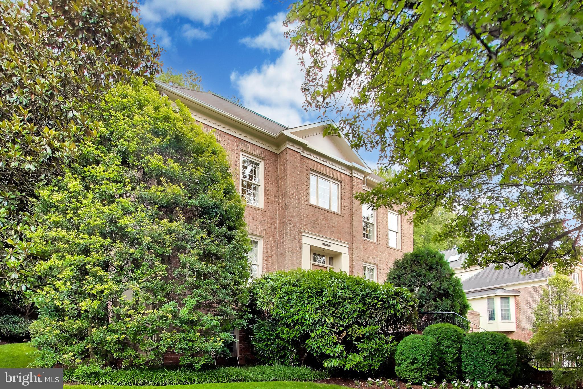 FRENCHMANS CREEK - Residential