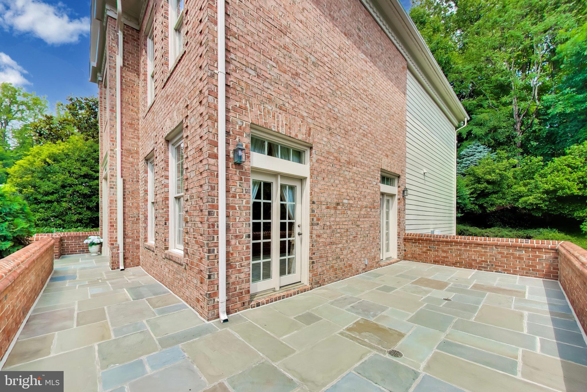 FRENCHMANS CREEK - Residential