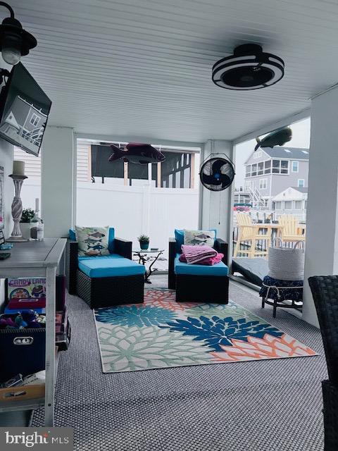 SWANN KEYS - Residential