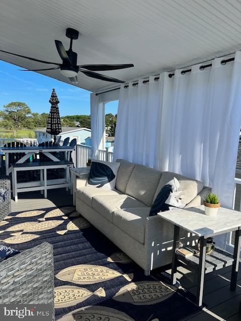 SWANN KEYS - Residential