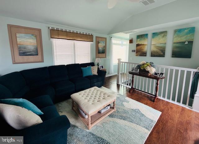 SWANN KEYS - Residential