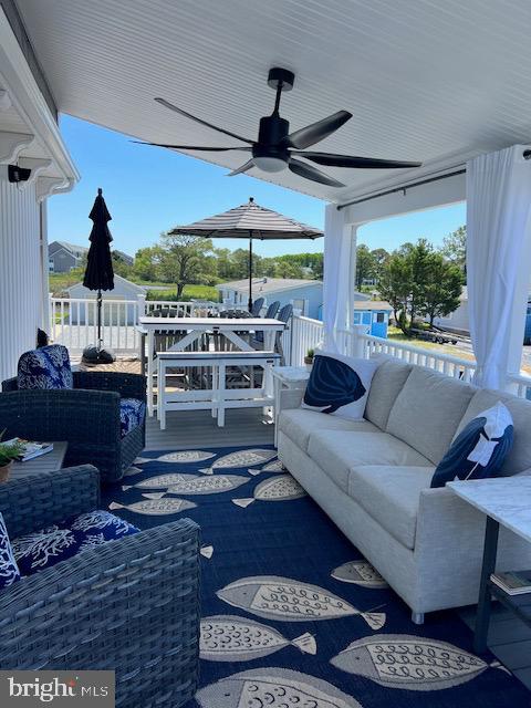 SWANN KEYS - Residential