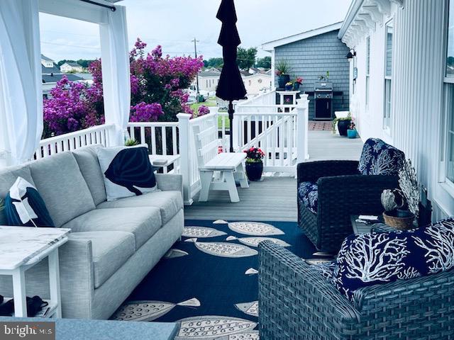 SWANN KEYS - Residential