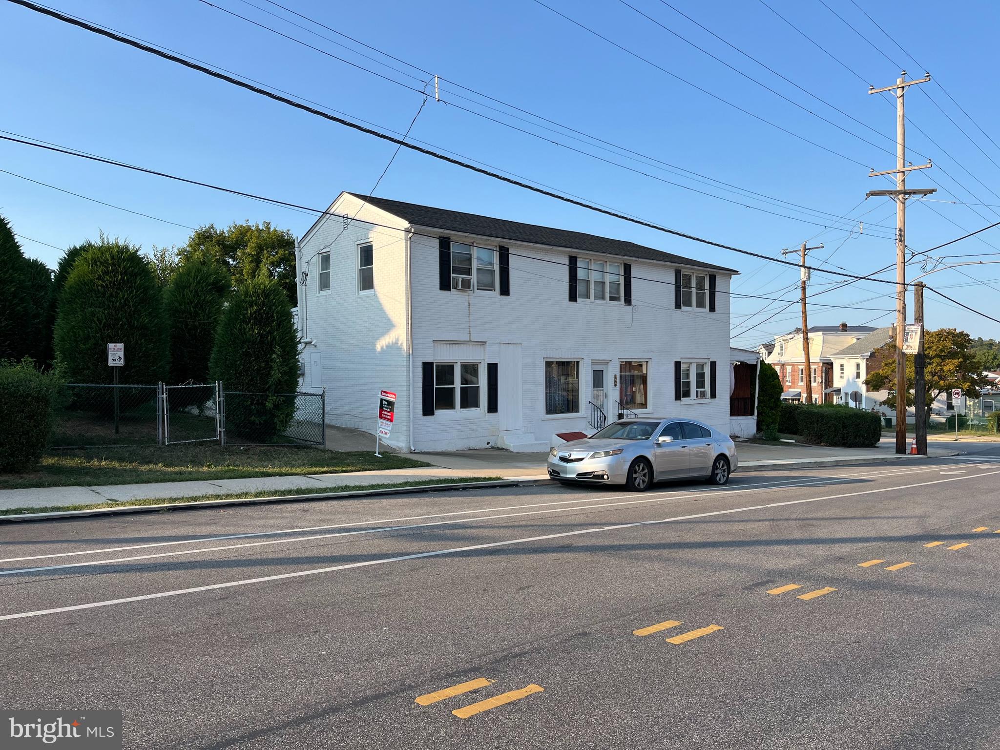 KING MANOR - Residential Lease