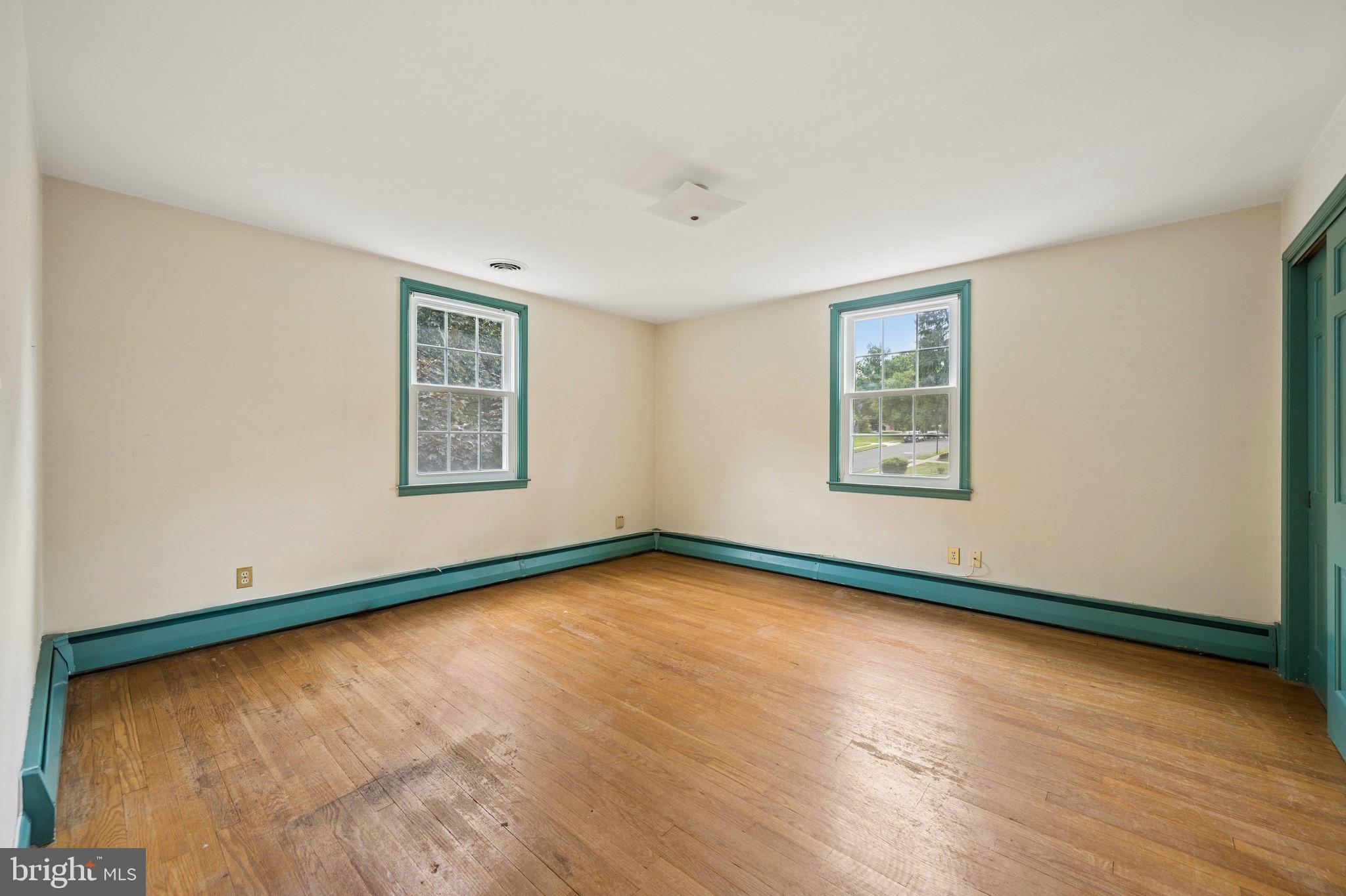 NORTHAMPTON - Residential