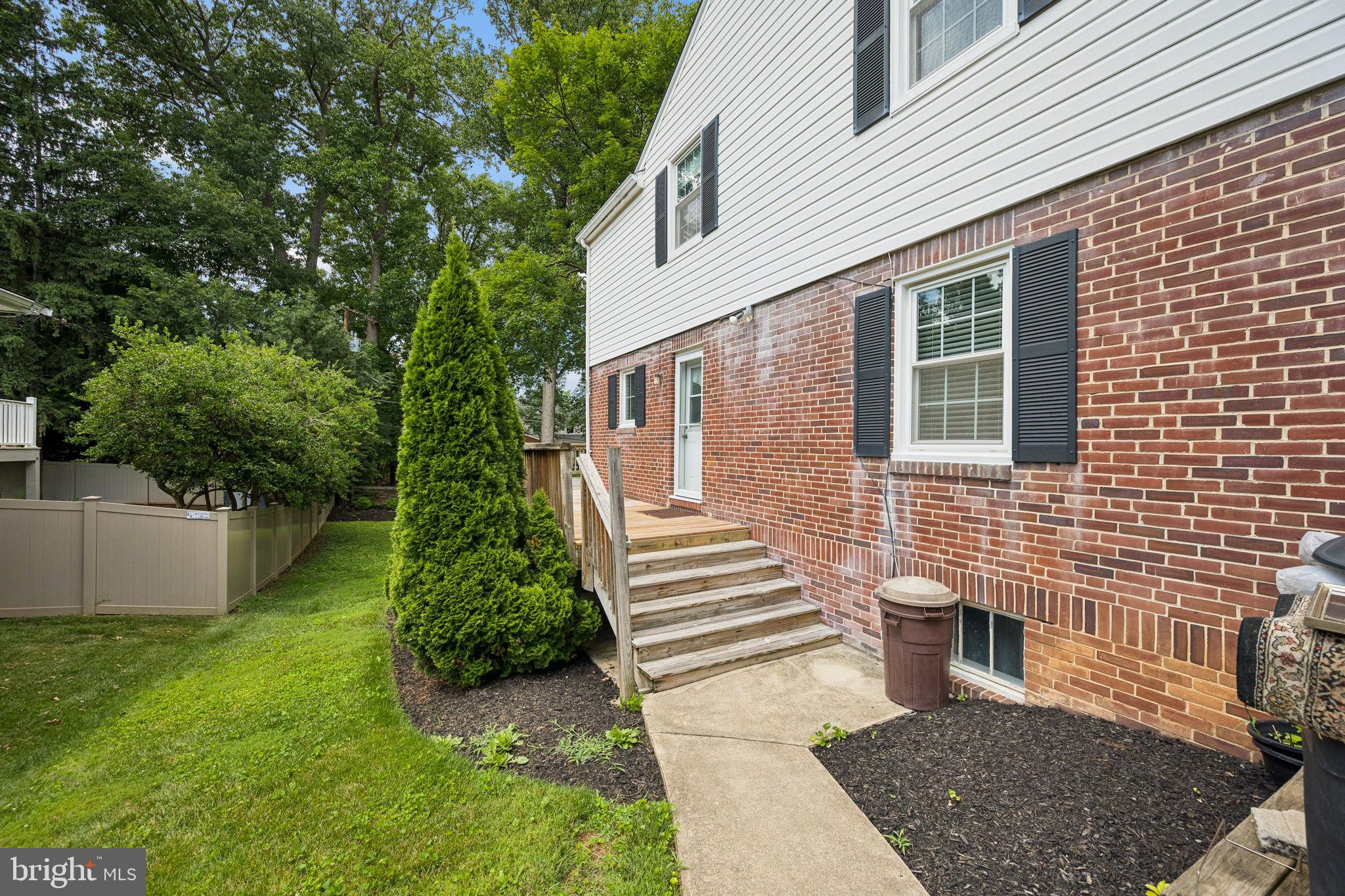 NORTHAMPTON - Residential