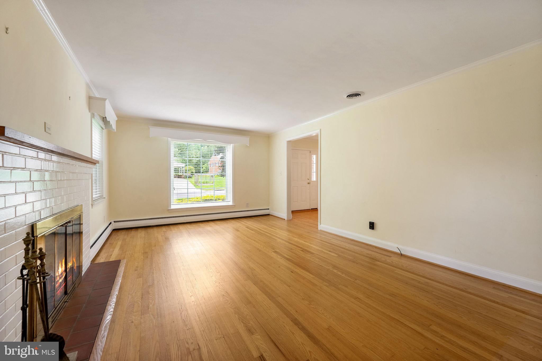 NORTHAMPTON - Residential