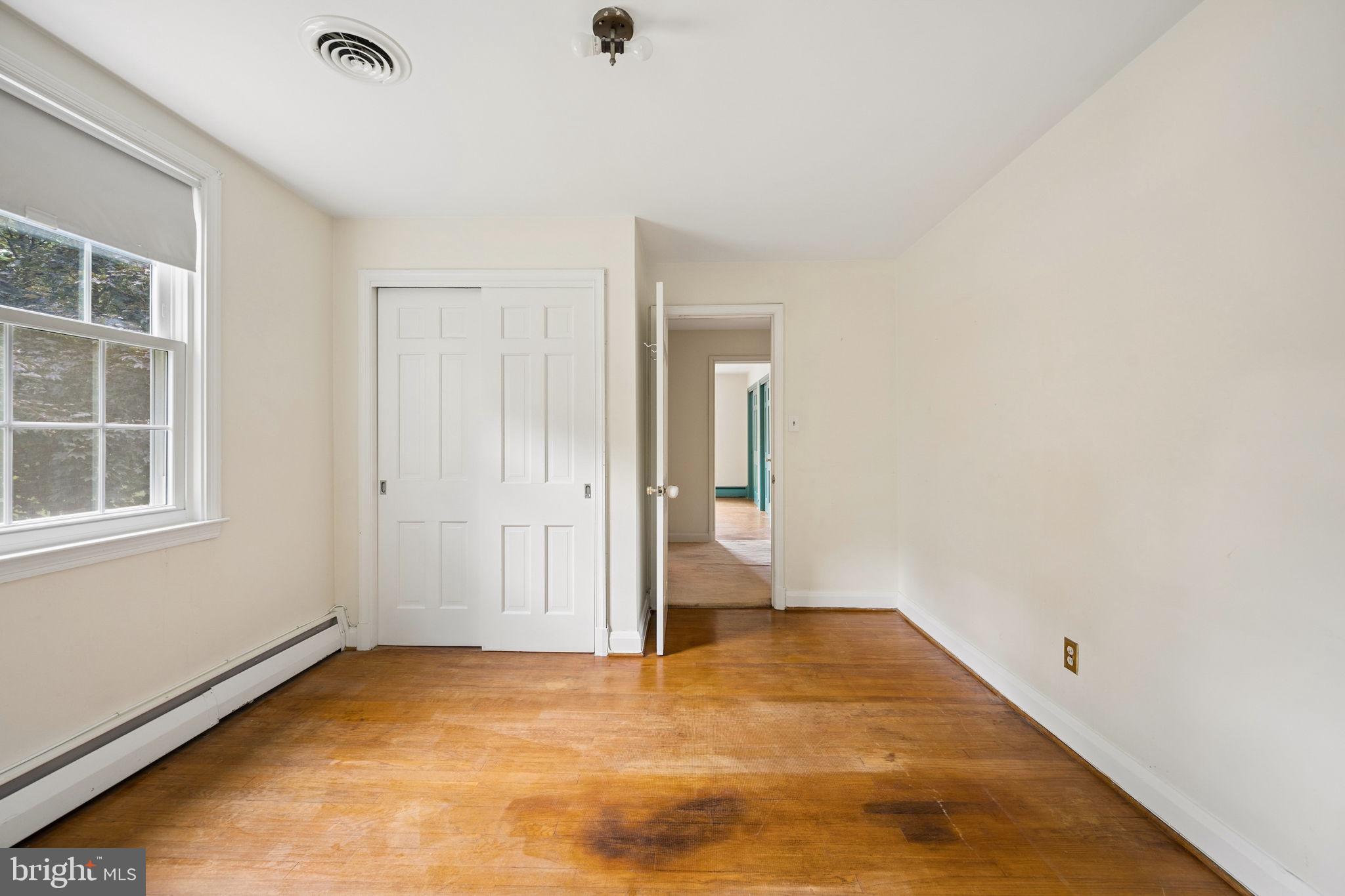NORTHAMPTON - Residential