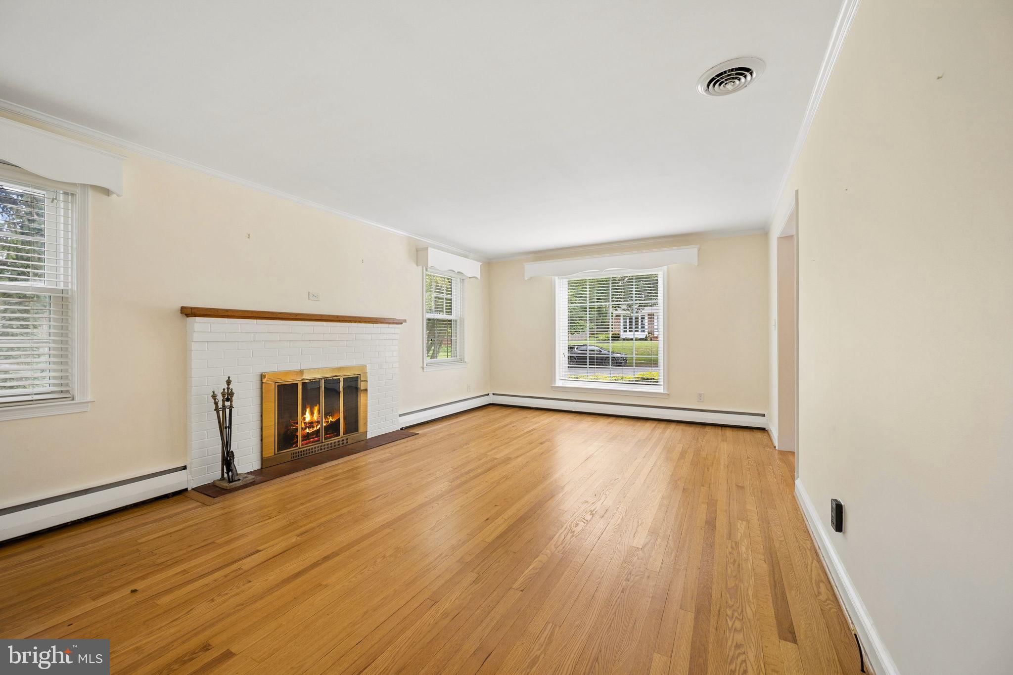 NORTHAMPTON - Residential