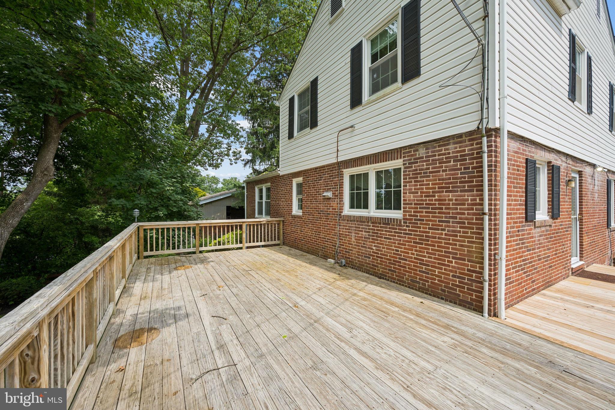 NORTHAMPTON - Residential