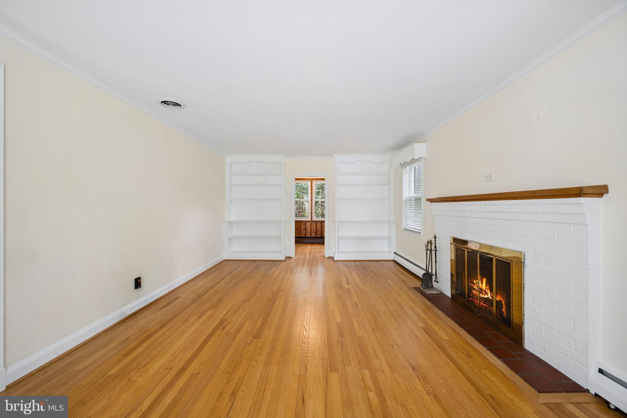 NORTHAMPTON - Residential