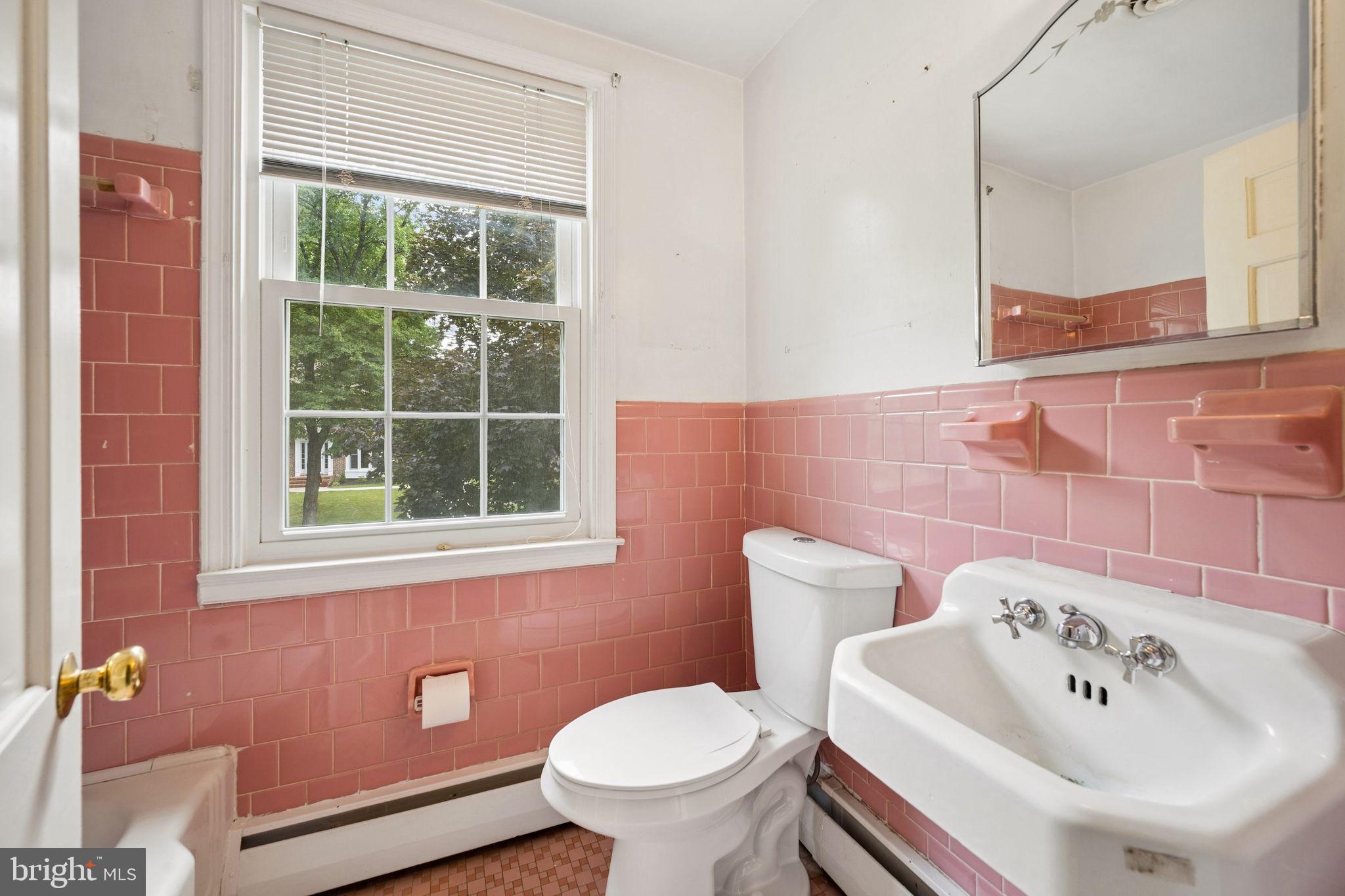 NORTHAMPTON - Residential