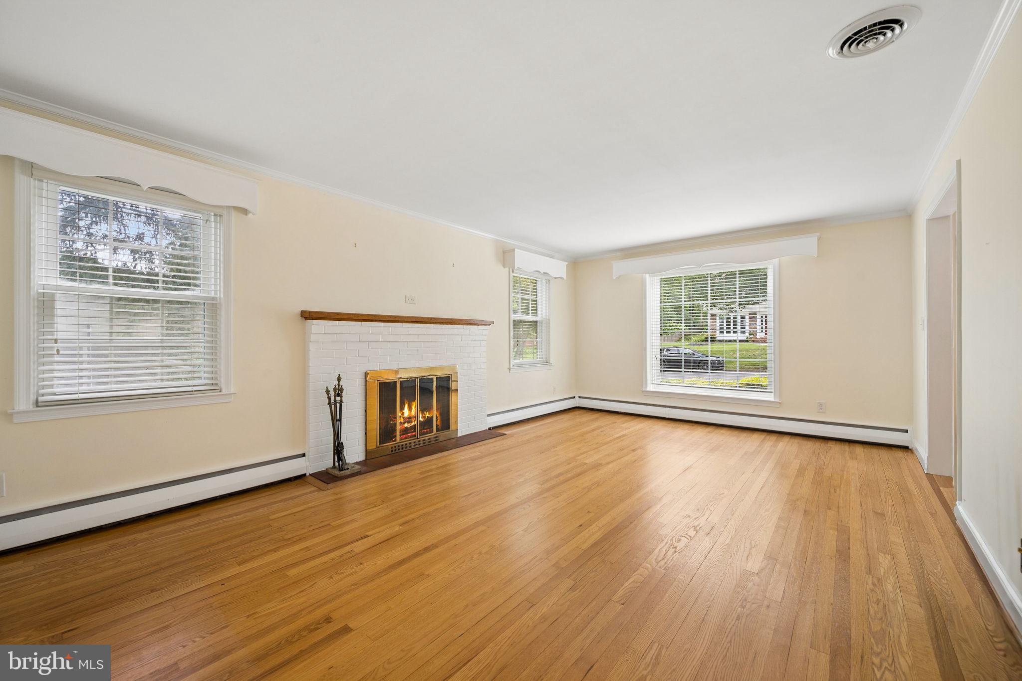 NORTHAMPTON - Residential