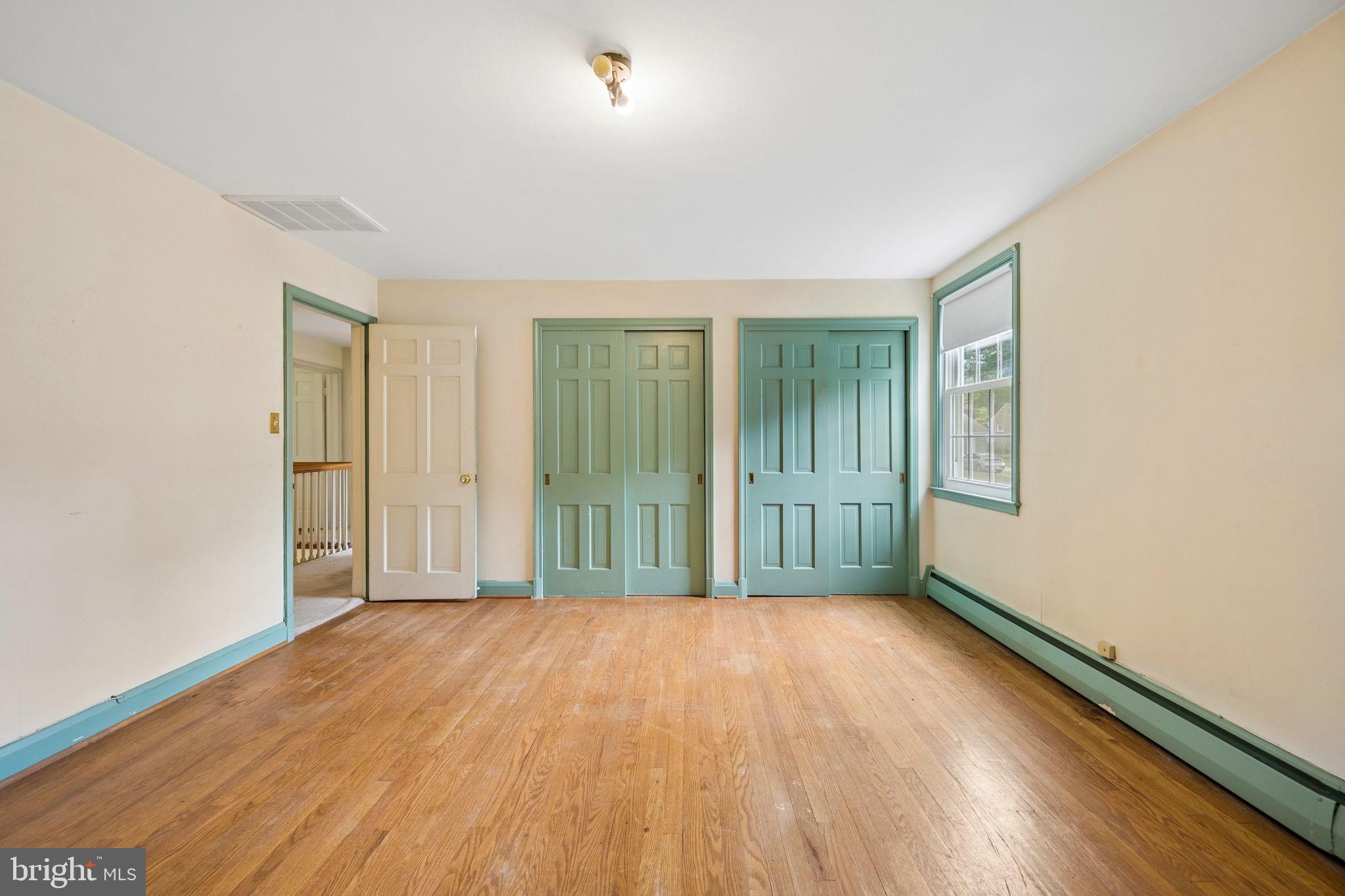 NORTHAMPTON - Residential