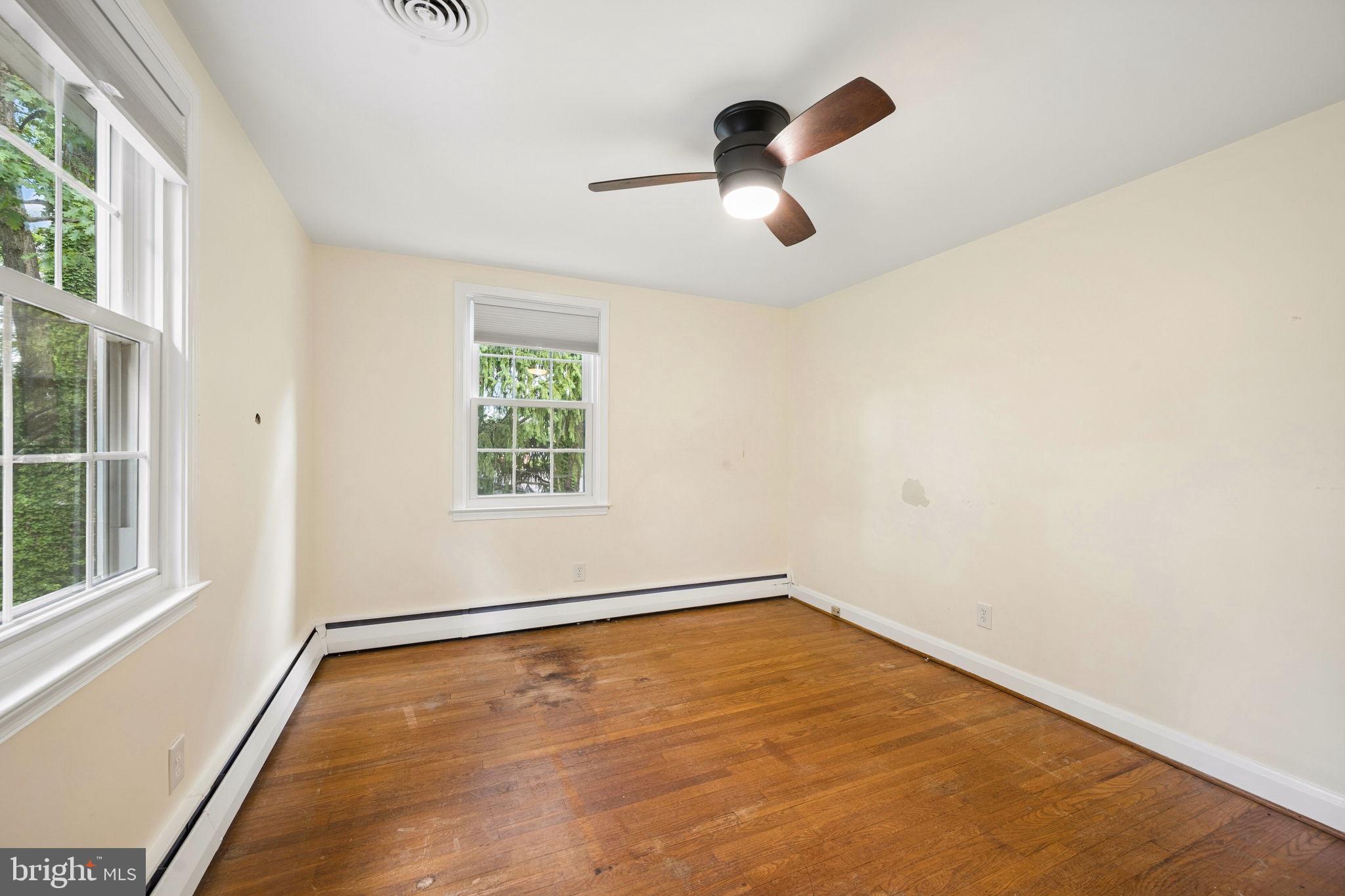 NORTHAMPTON - Residential