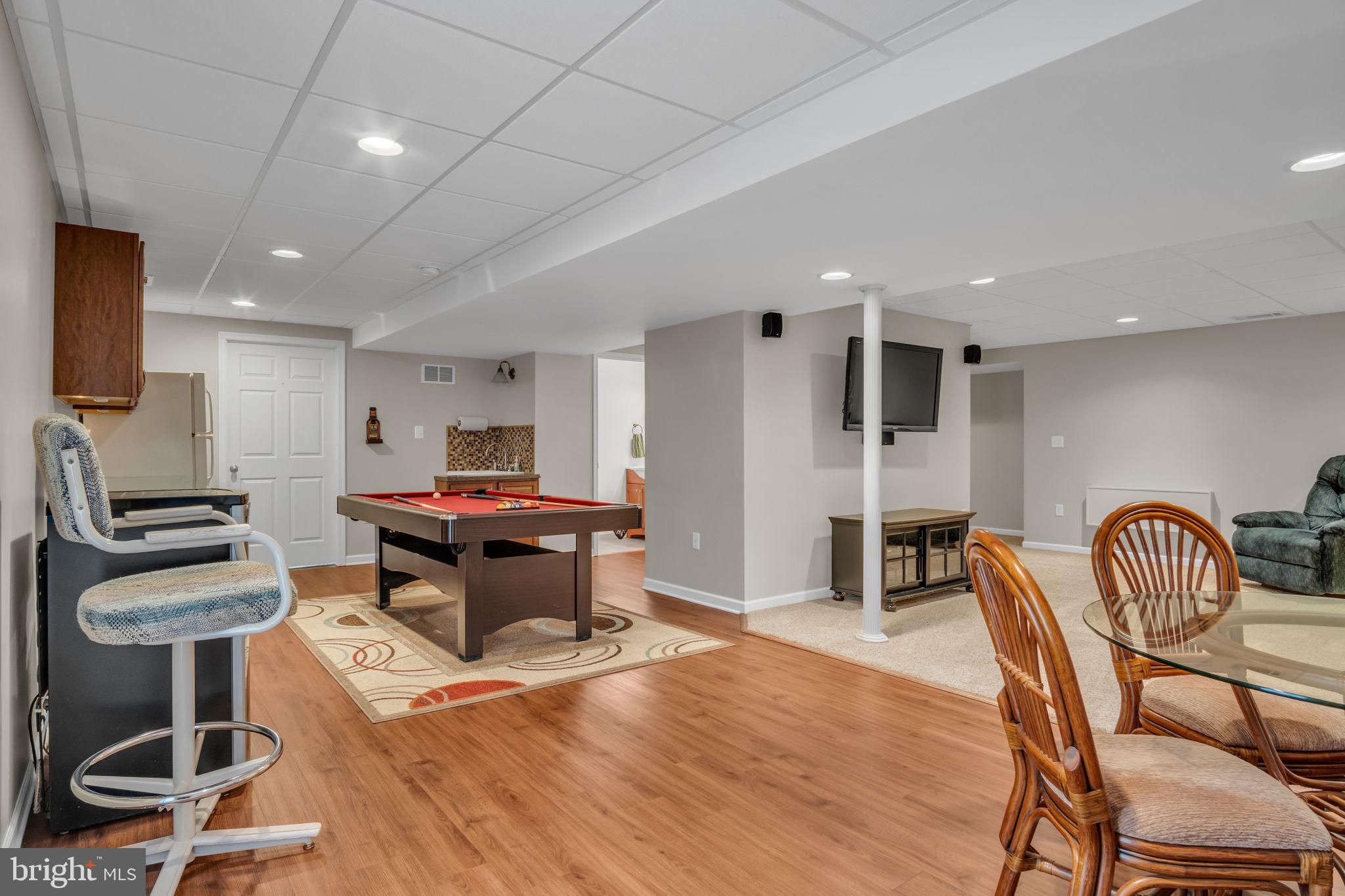 HIGH POINTE - Residential