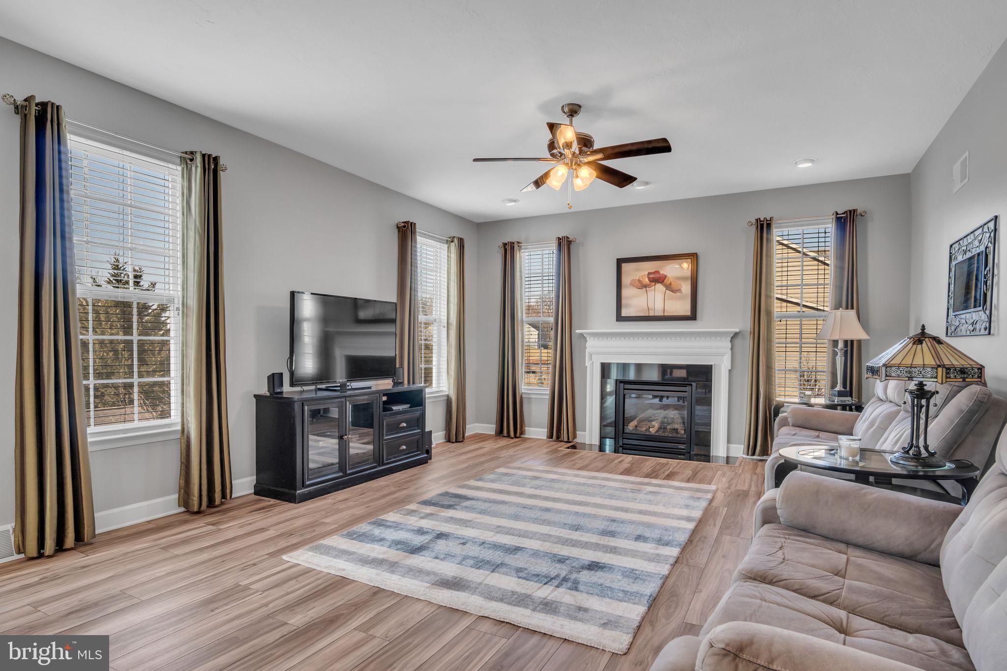 HIGH POINTE - Residential
