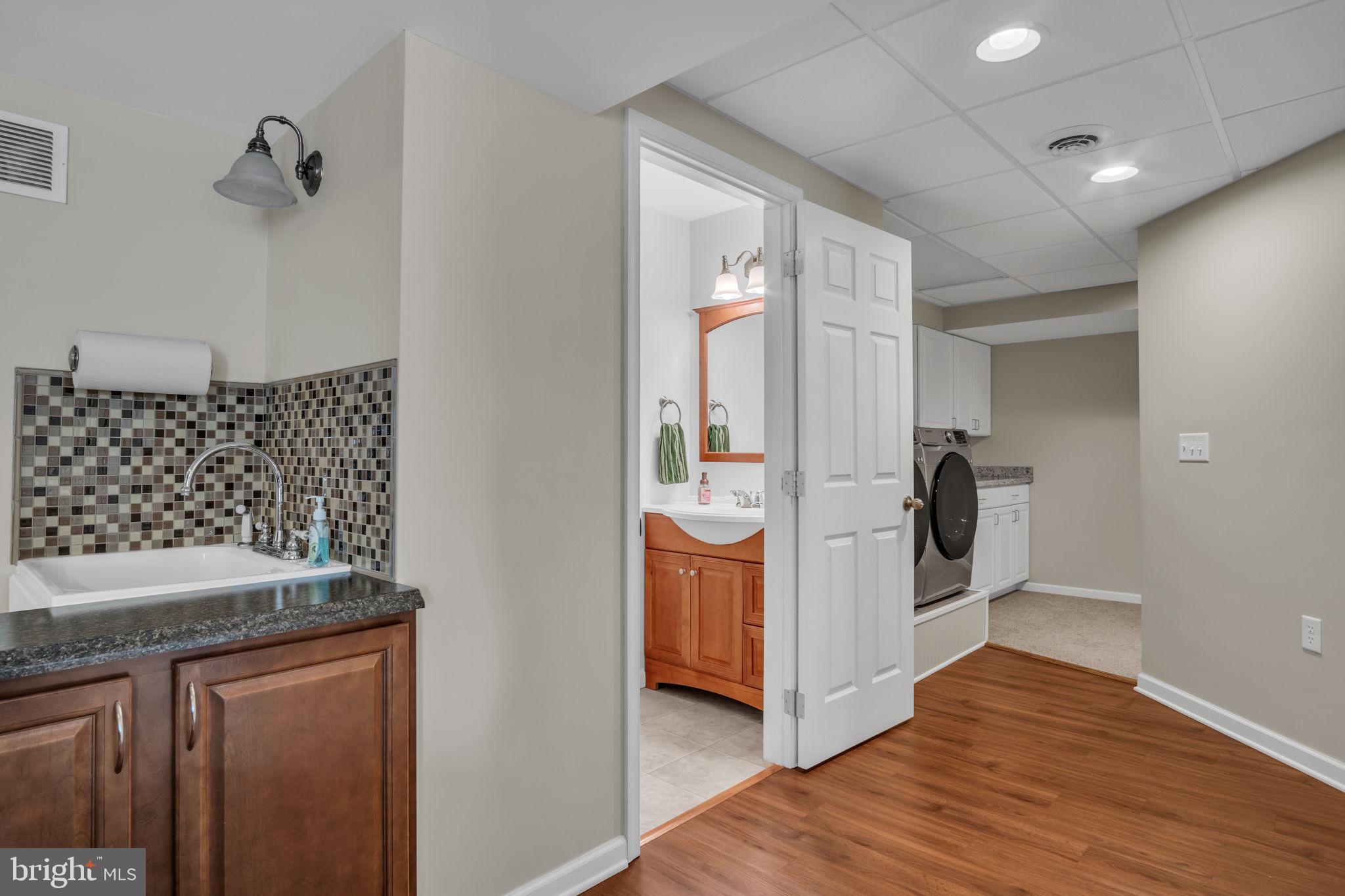 HIGH POINTE - Residential
