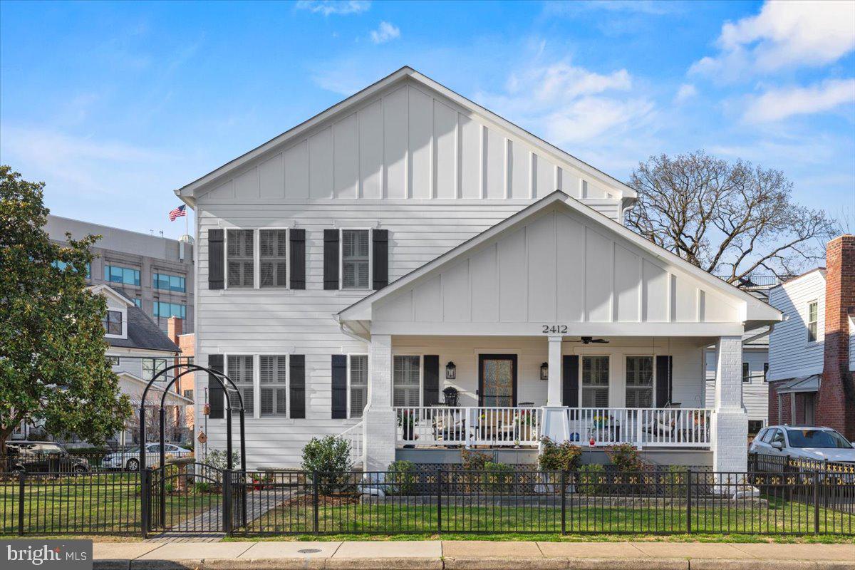 LYON VILLAGE - Residential