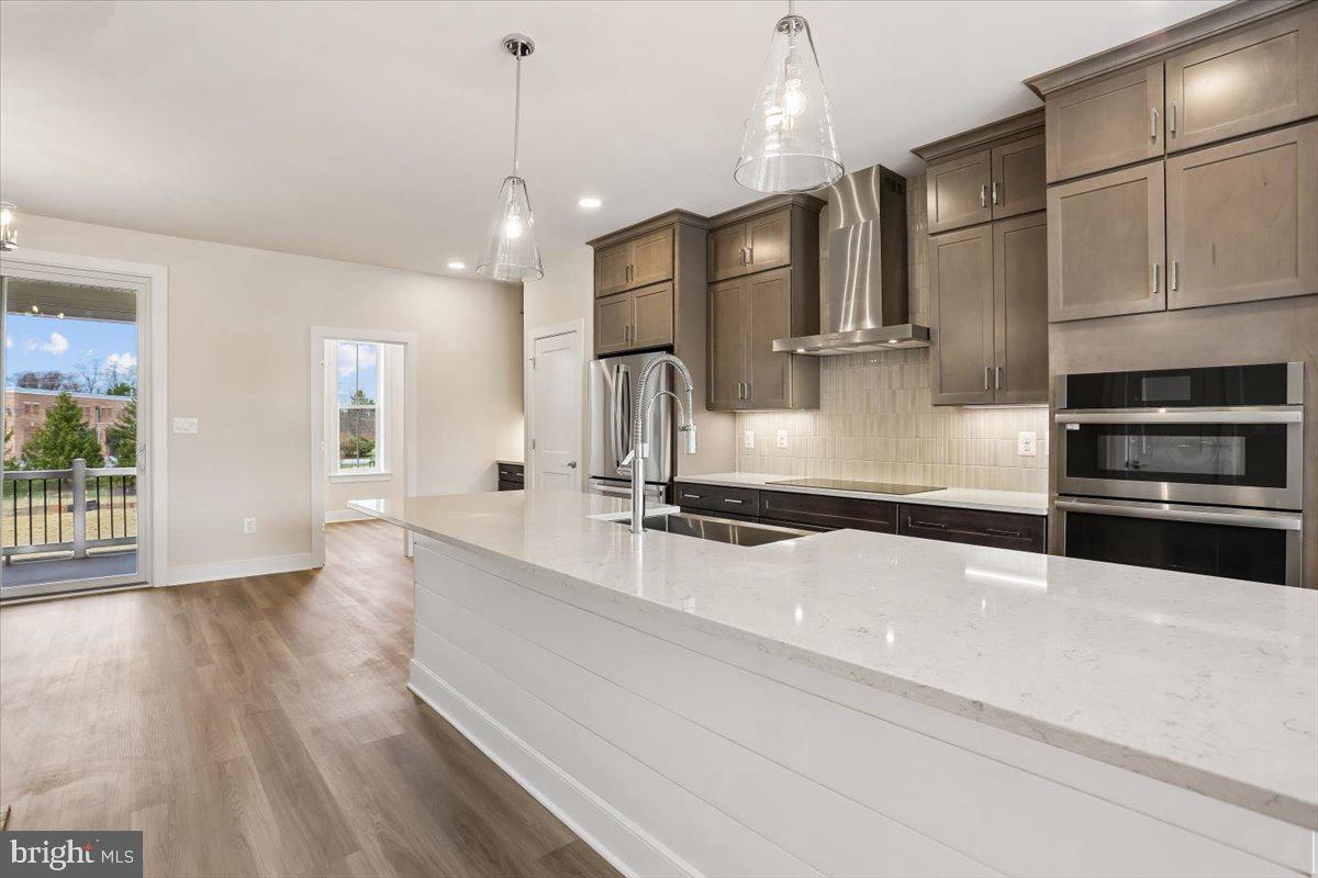 POOLESVILLE - Residential