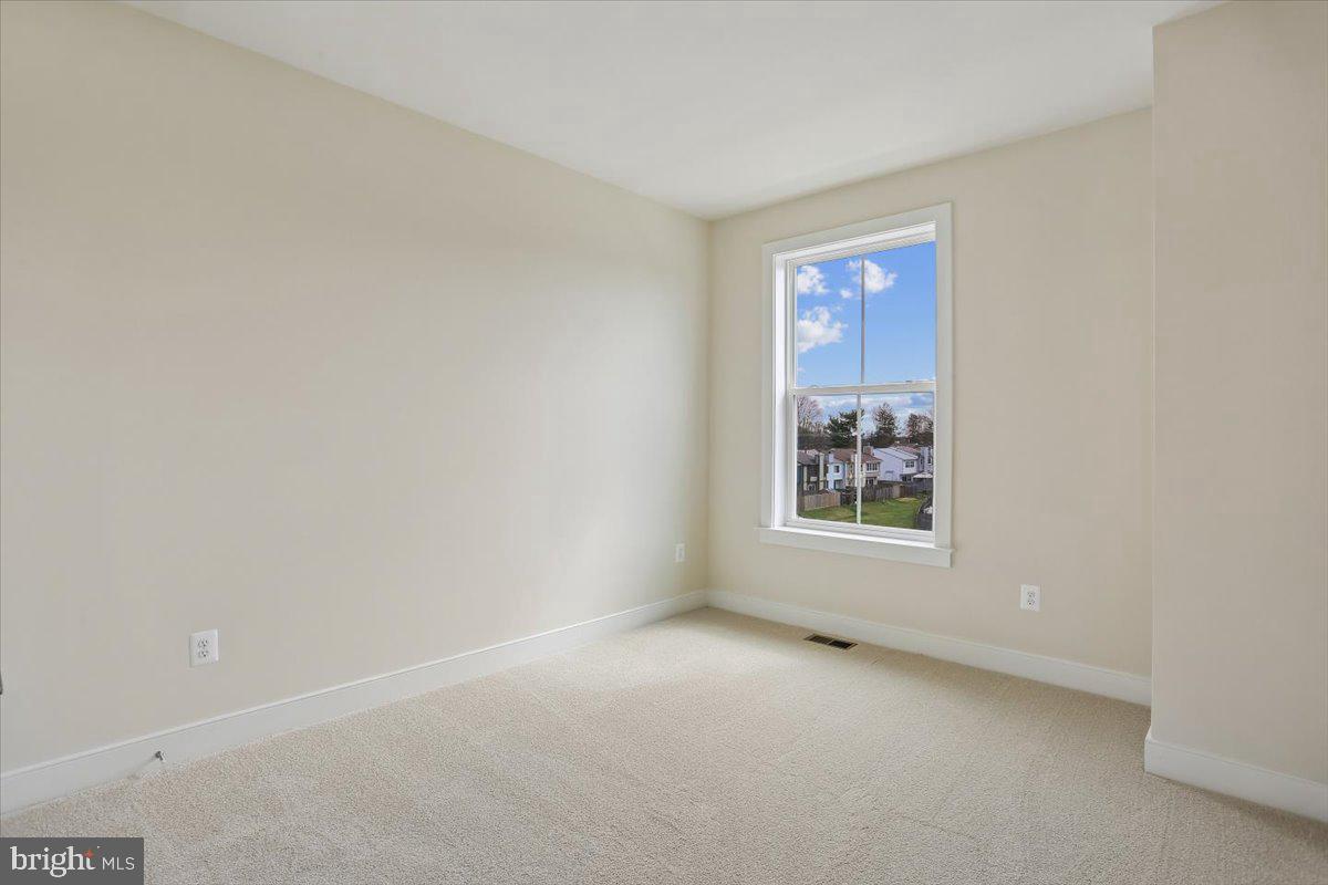 POOLESVILLE - Residential