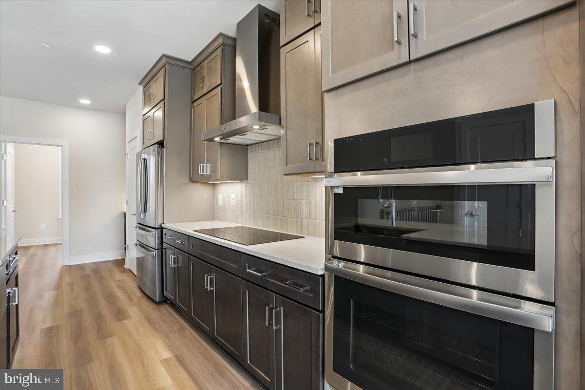 POOLESVILLE - Residential