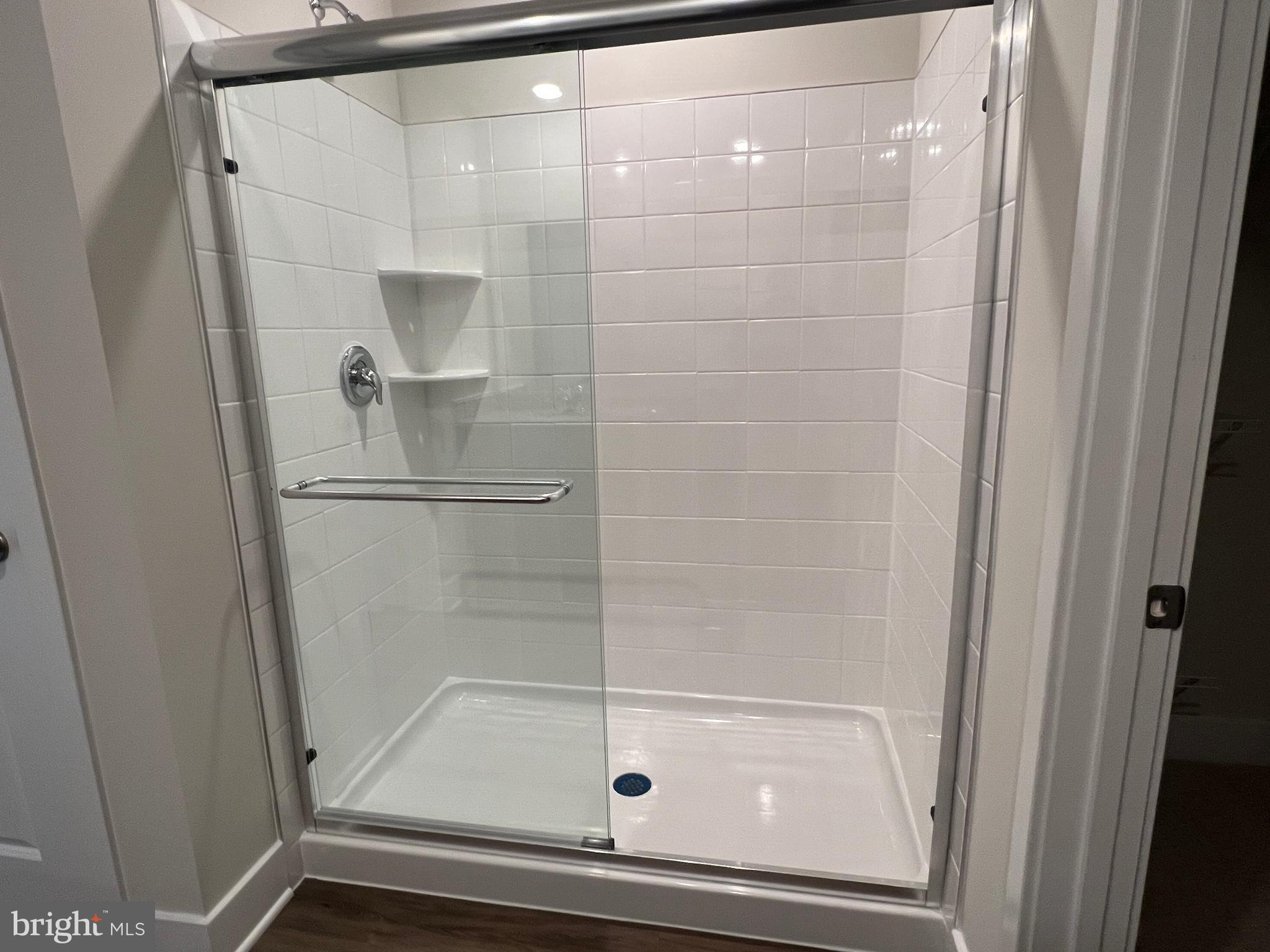 WEST WIND - Residential Lease