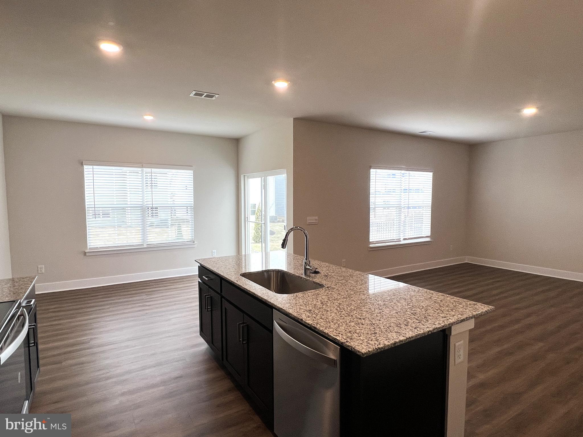 WEST WIND - Residential Lease