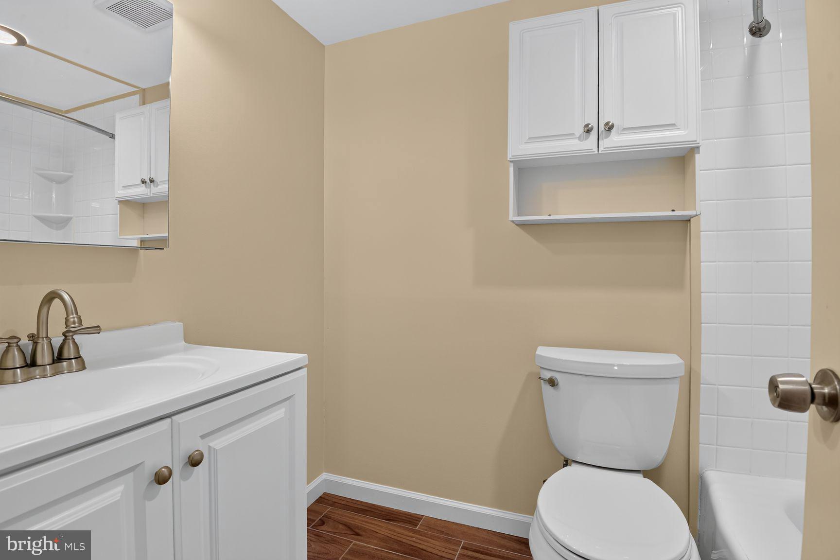 WOODBURN VILLAGE - Residential