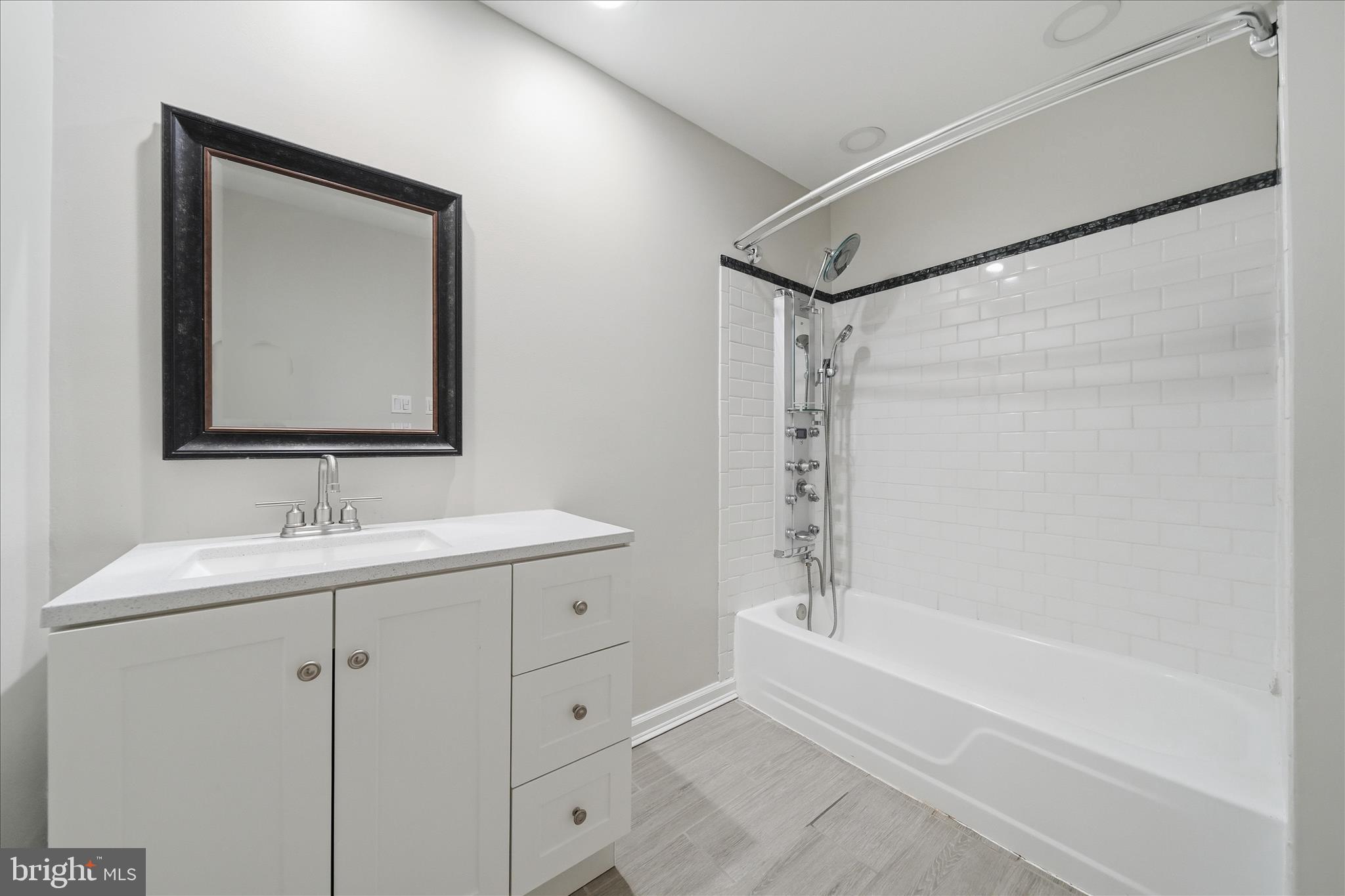 RUXTON PLACE - Residential