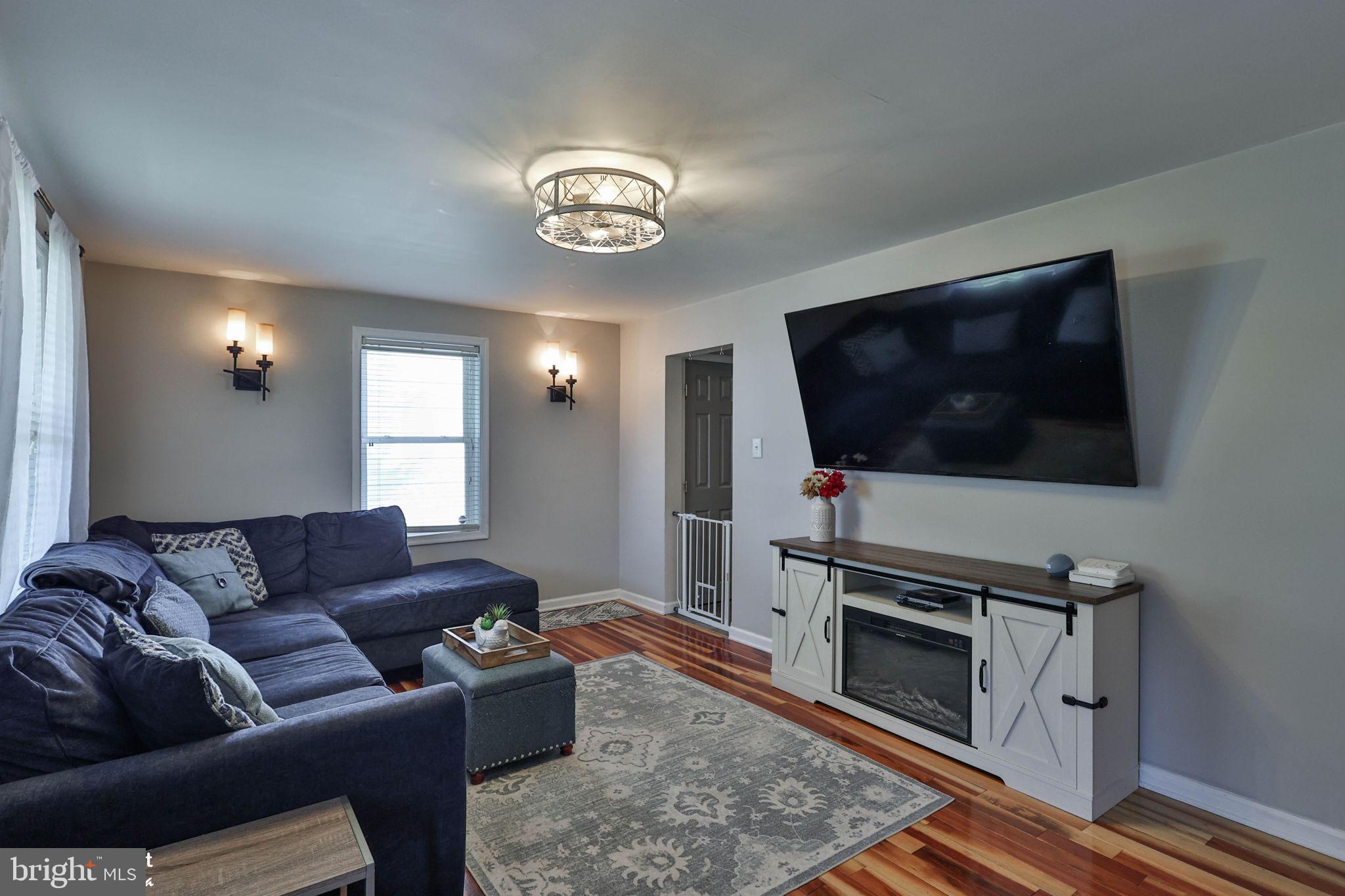 MIDWAY MANOR - Residential