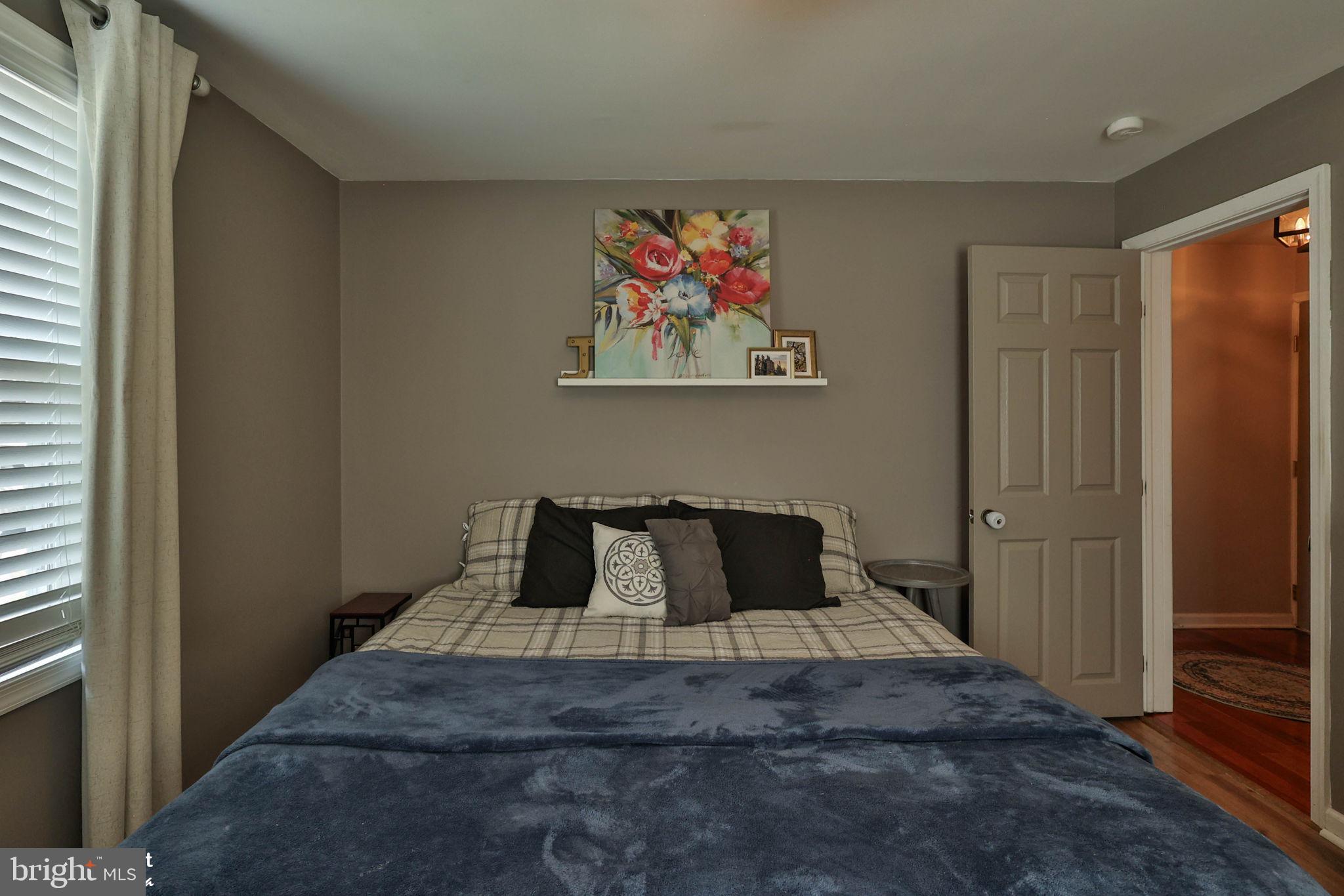 MIDWAY MANOR - Residential