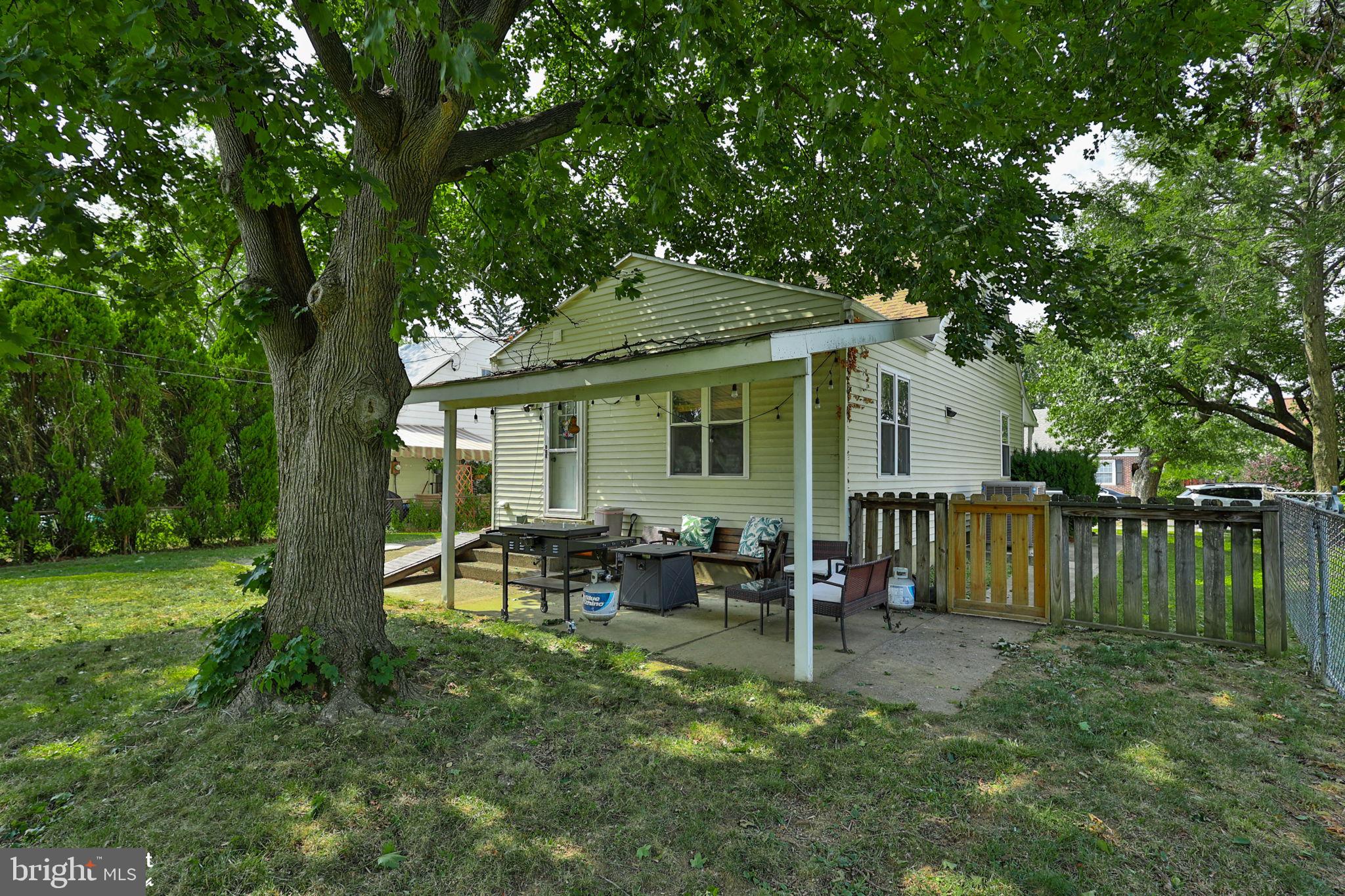 MIDWAY MANOR - Residential