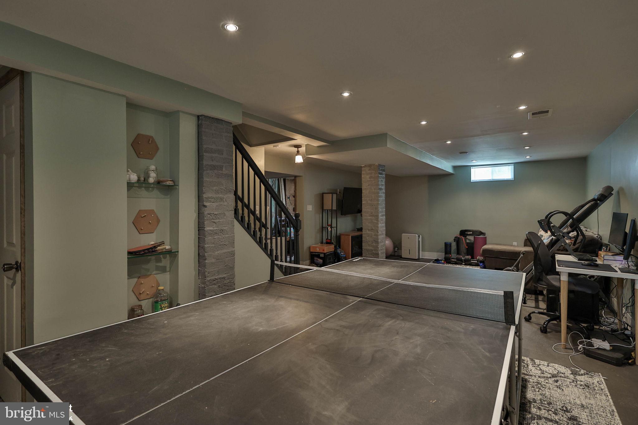 MIDWAY MANOR - Residential