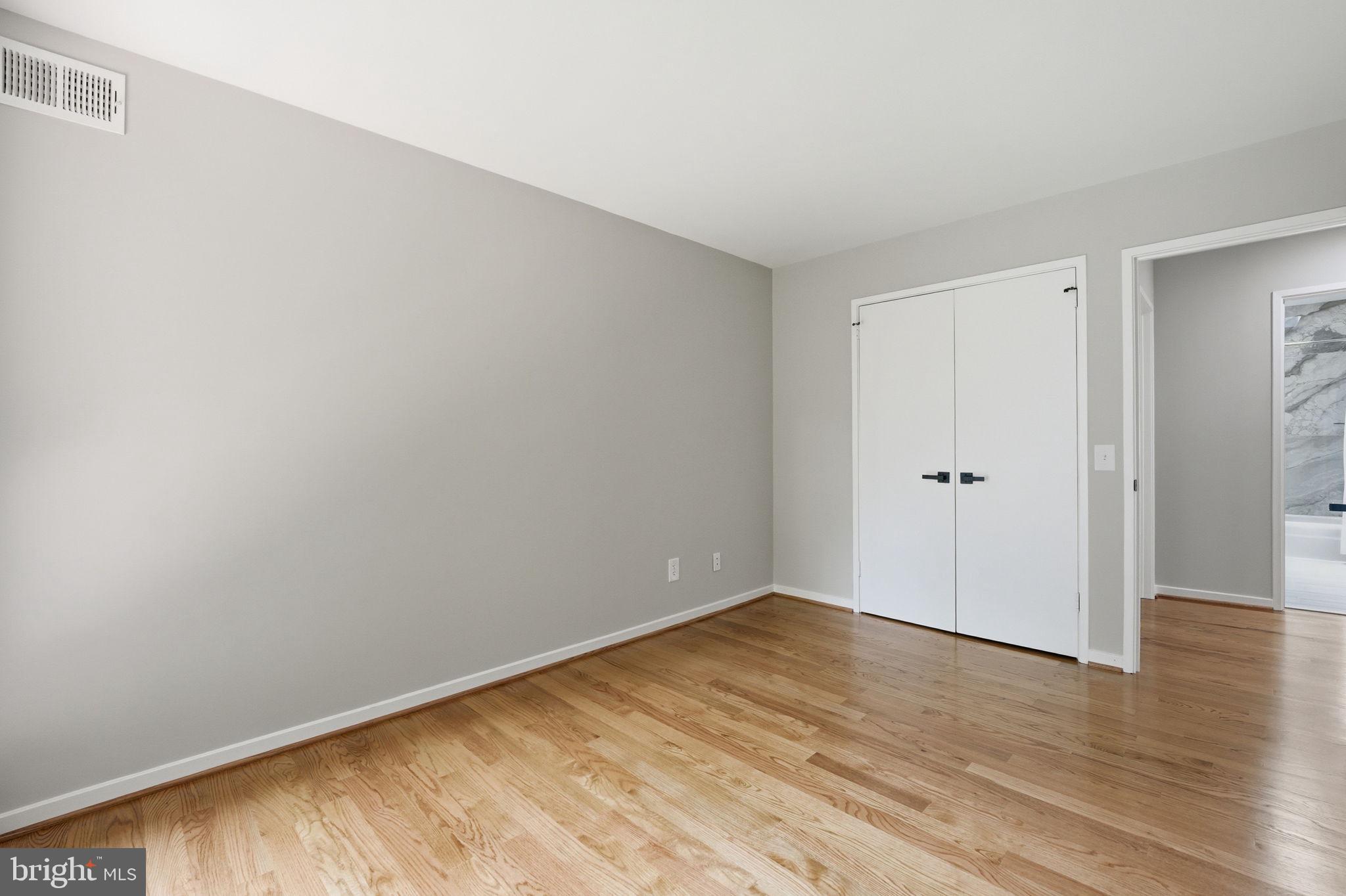 MANTUA WOODS - Residential