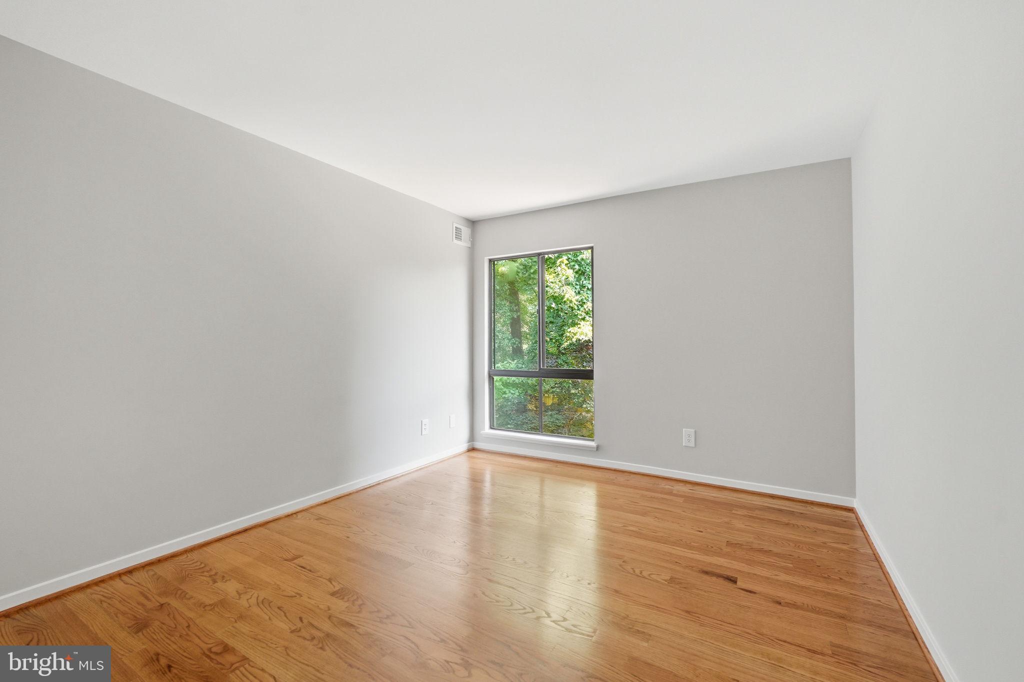 MANTUA WOODS - Residential