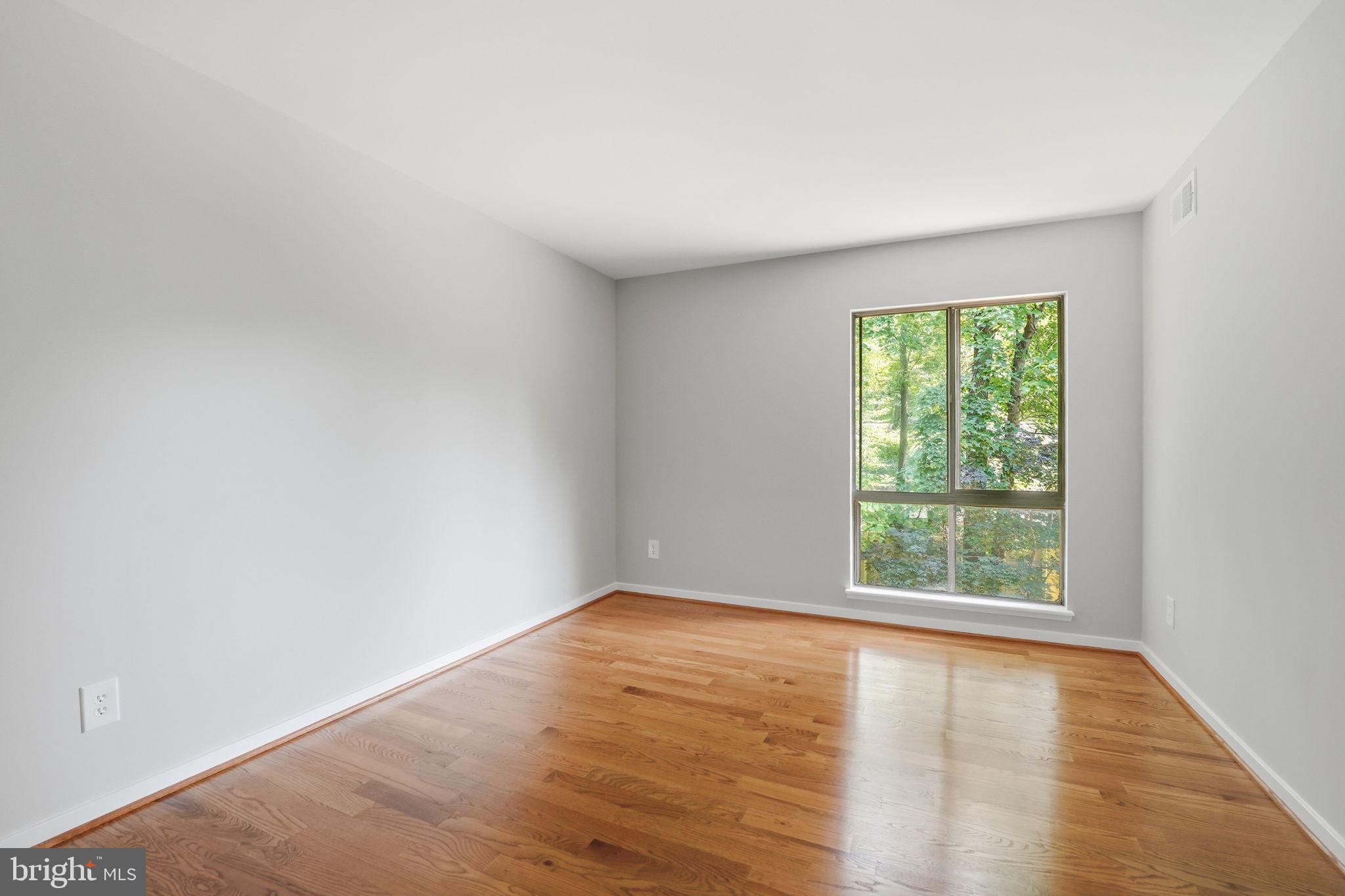 MANTUA WOODS - Residential
