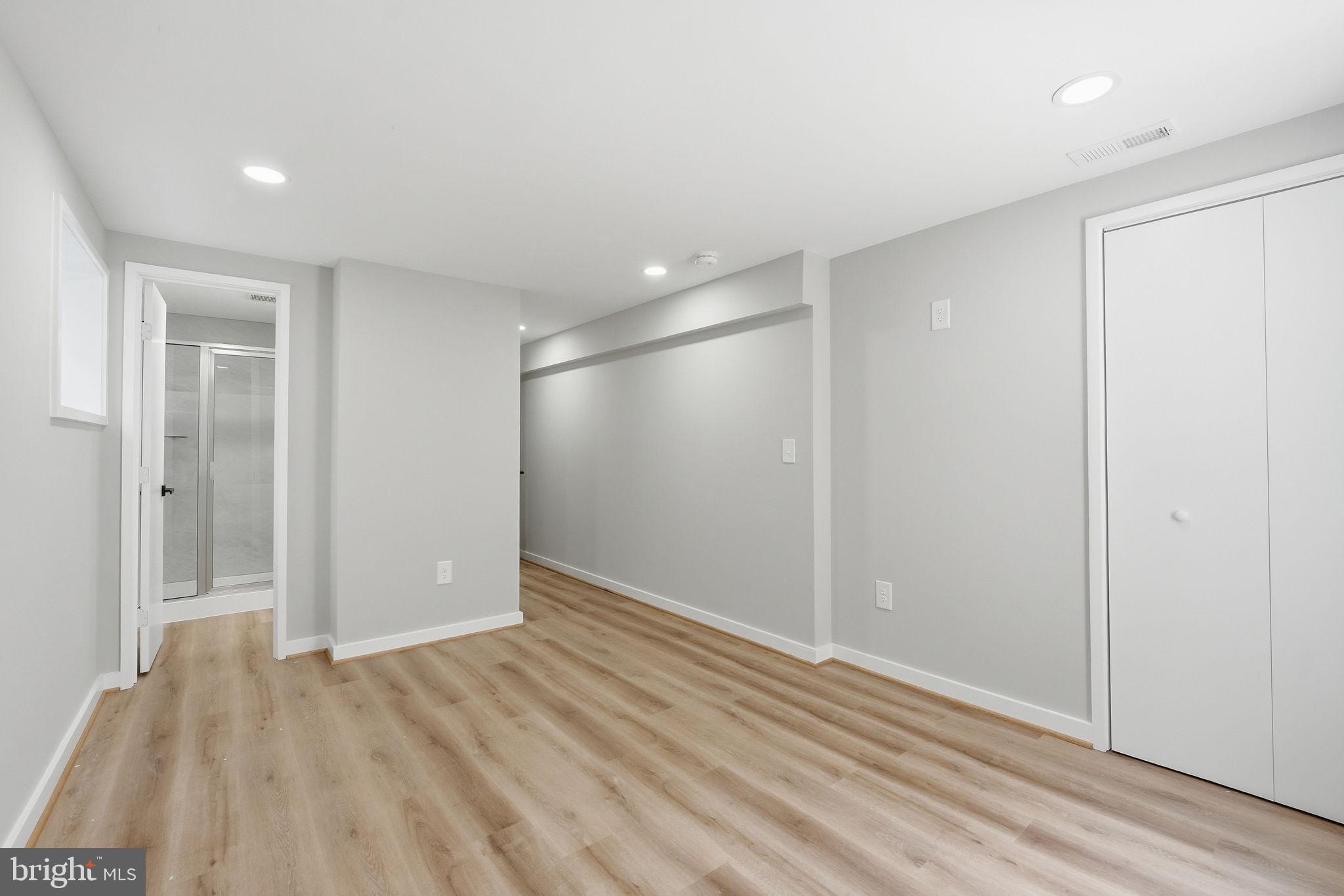 MANTUA WOODS - Residential